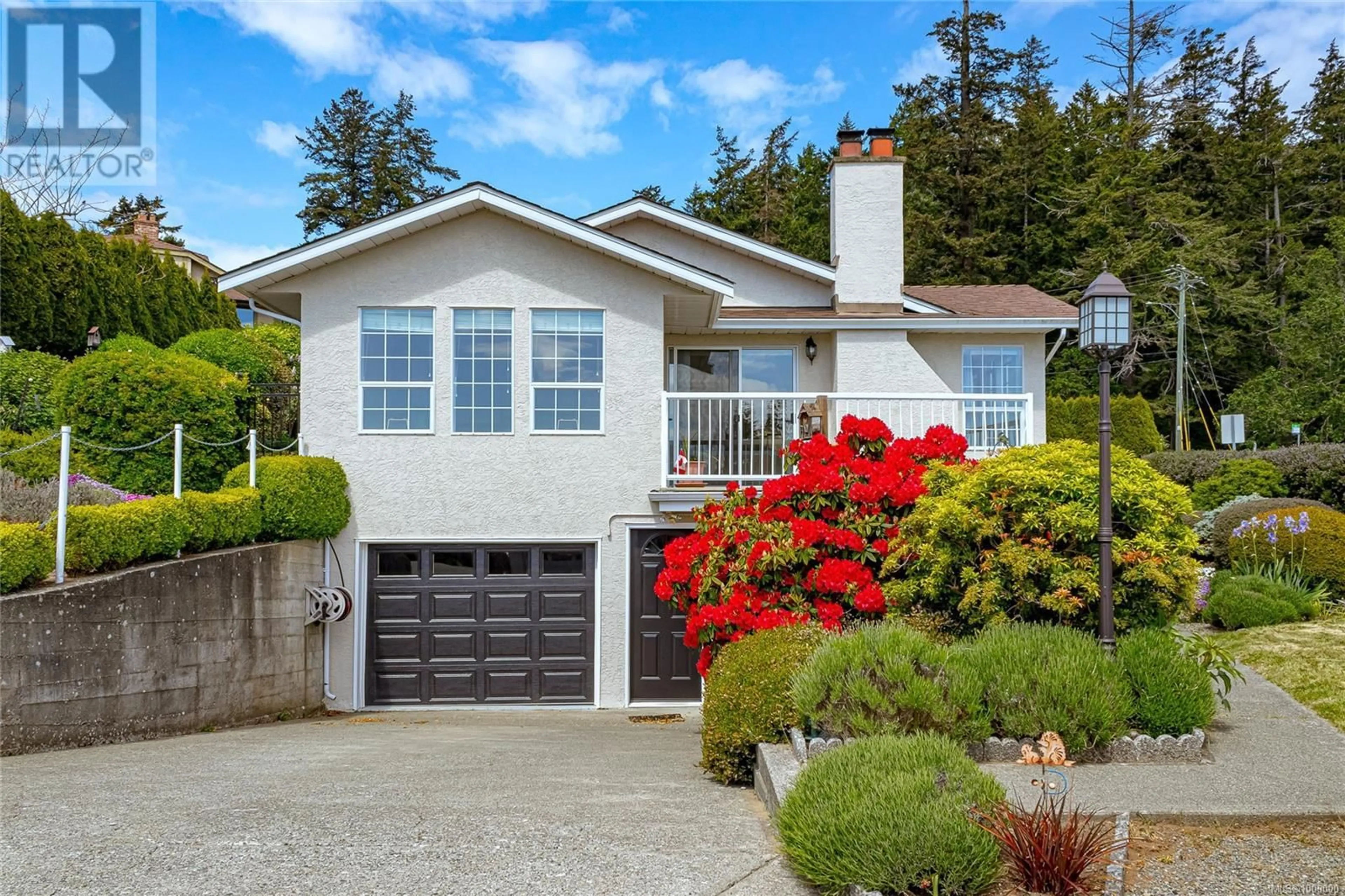 Home with vinyl exterior material, street for 3304 CROWHURST PLACE, Colwood British Columbia V9C3S9
