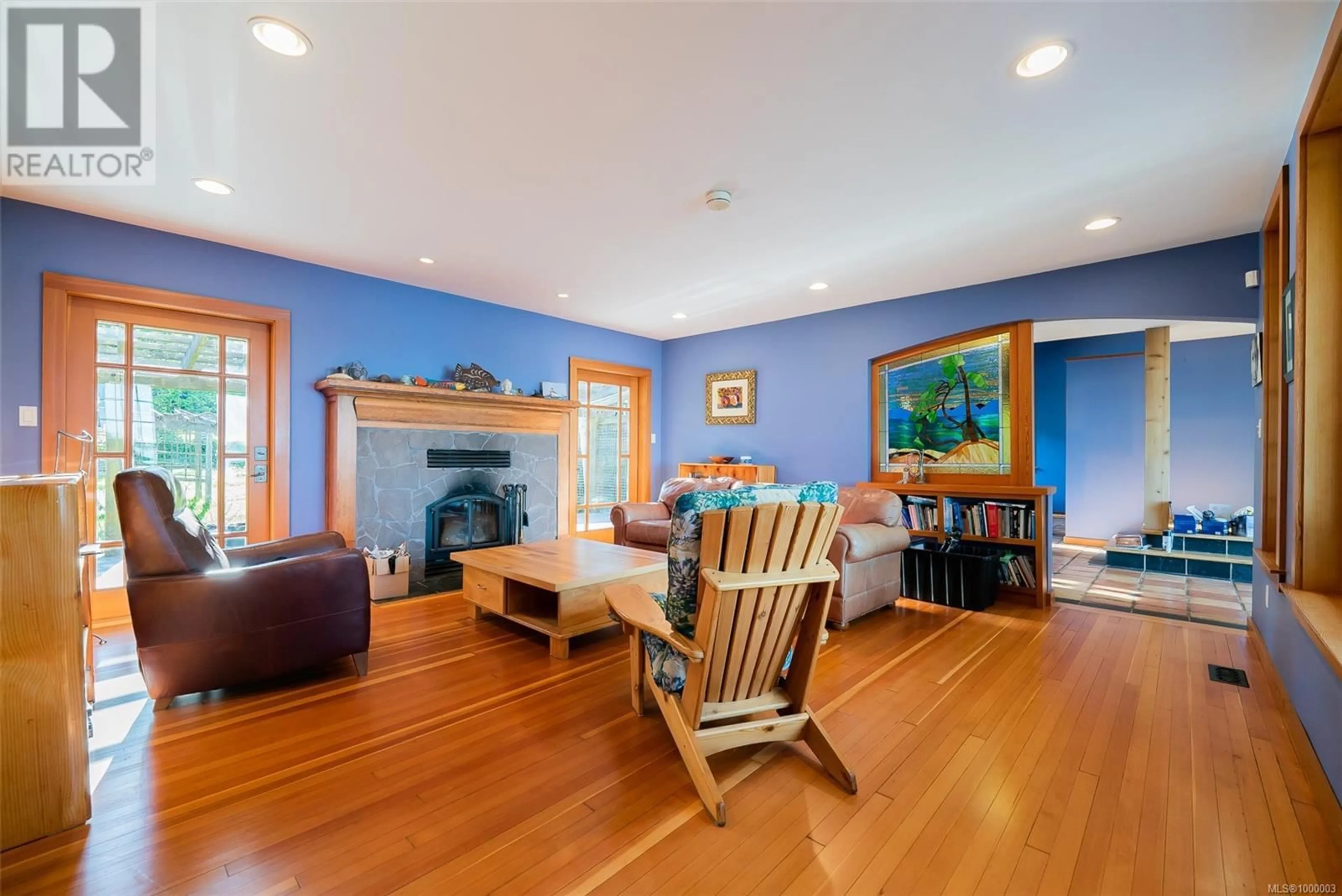 Living room with furniture, wood/laminate floor for 1560 BREBBER ROAD, Nanaimo British Columbia V9R5K2
