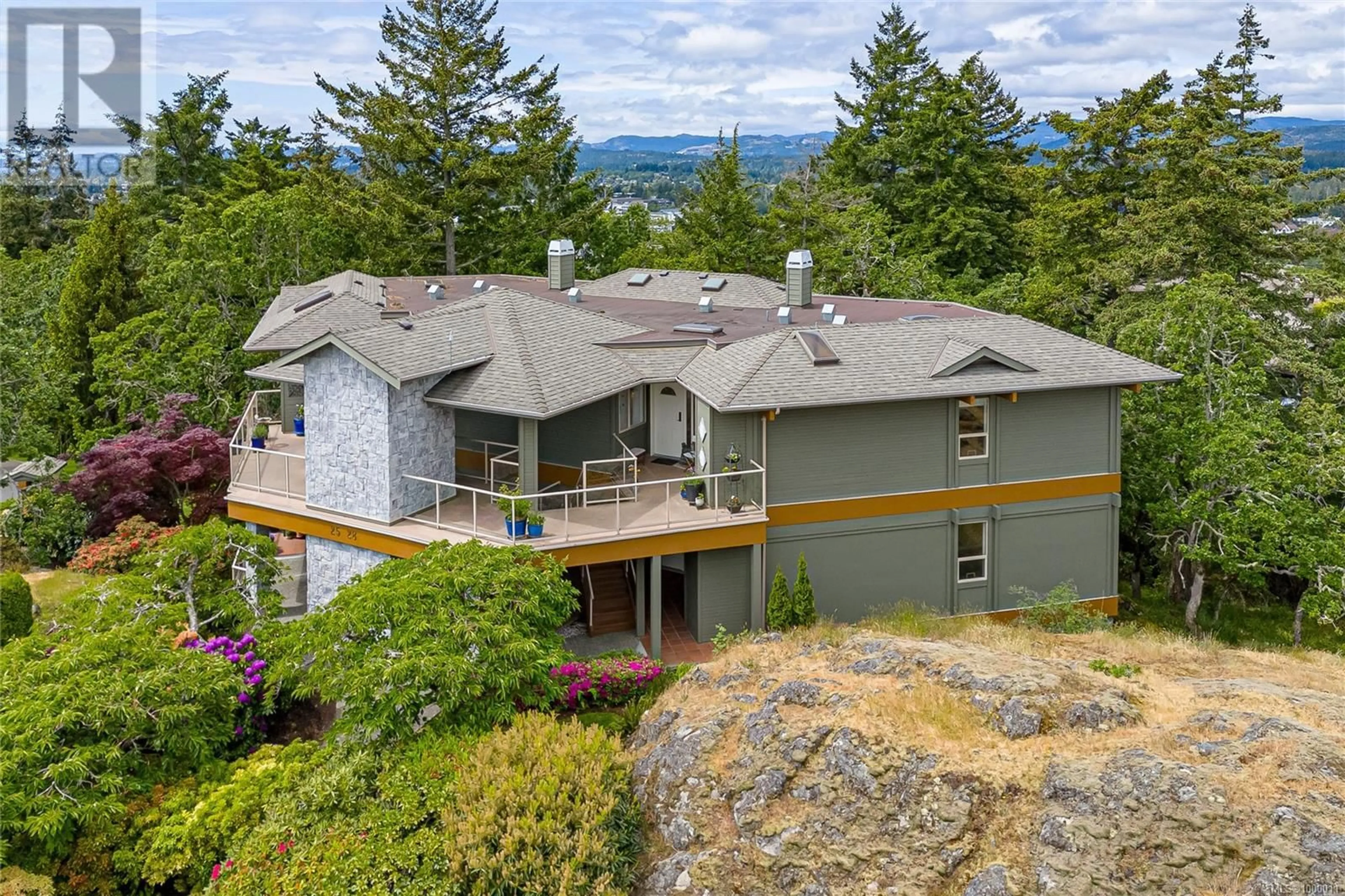 A pic from outside/outdoor area/front of a property/back of a property/a pic from drone, mountain view for 28 - 4305 MALTWOOD LANE, Saanich British Columbia V8X5G9