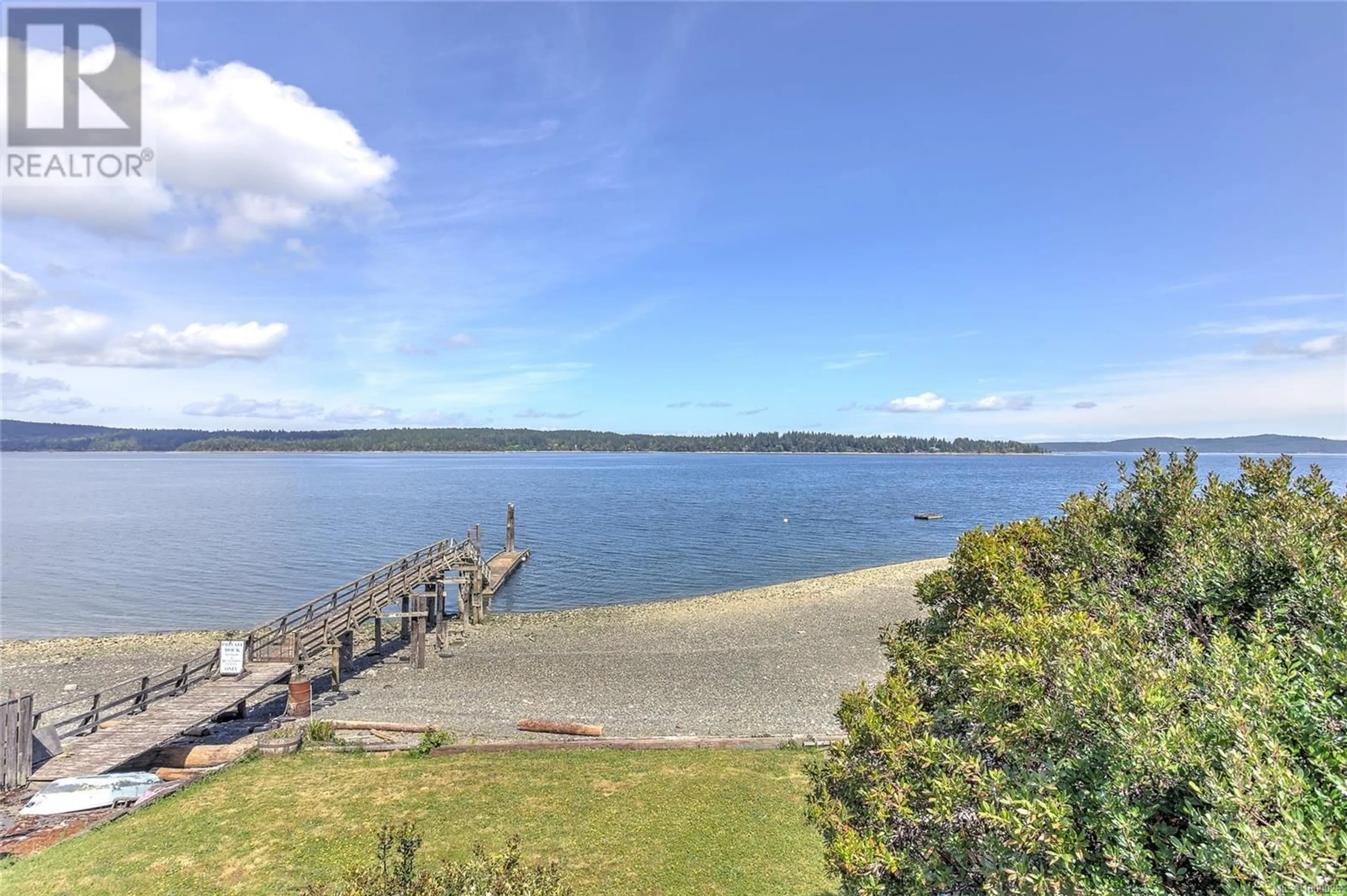 A pic from outside/outdoor area/front of a property/back of a property/a pic from drone, water/lake/river/ocean view for 375/377 CHEMAINUS ROAD, Ladysmith British Columbia V9L1A8