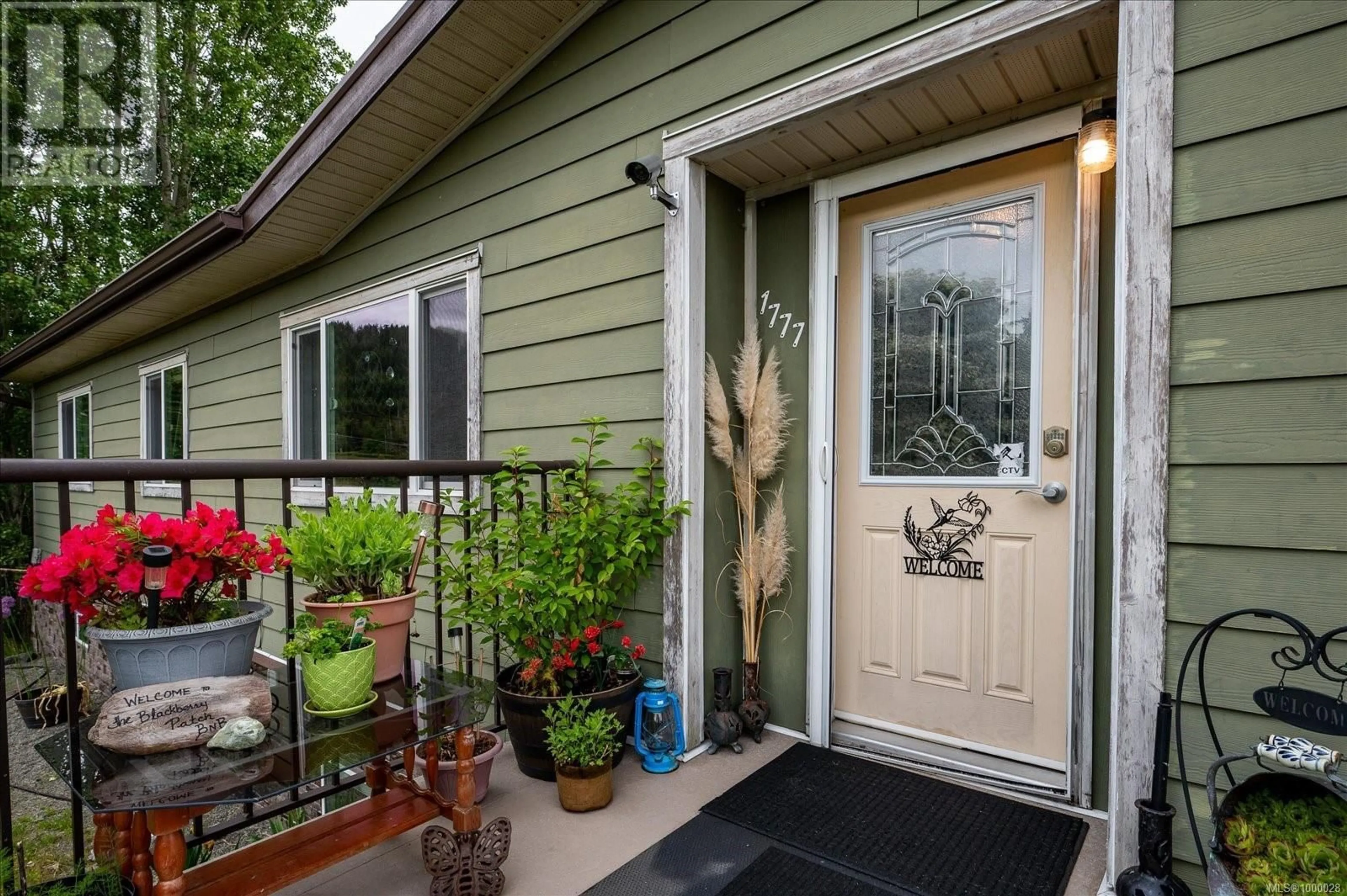 Indoor entryway for 1777 CECIL STREET, Crofton British Columbia V0R1R0
