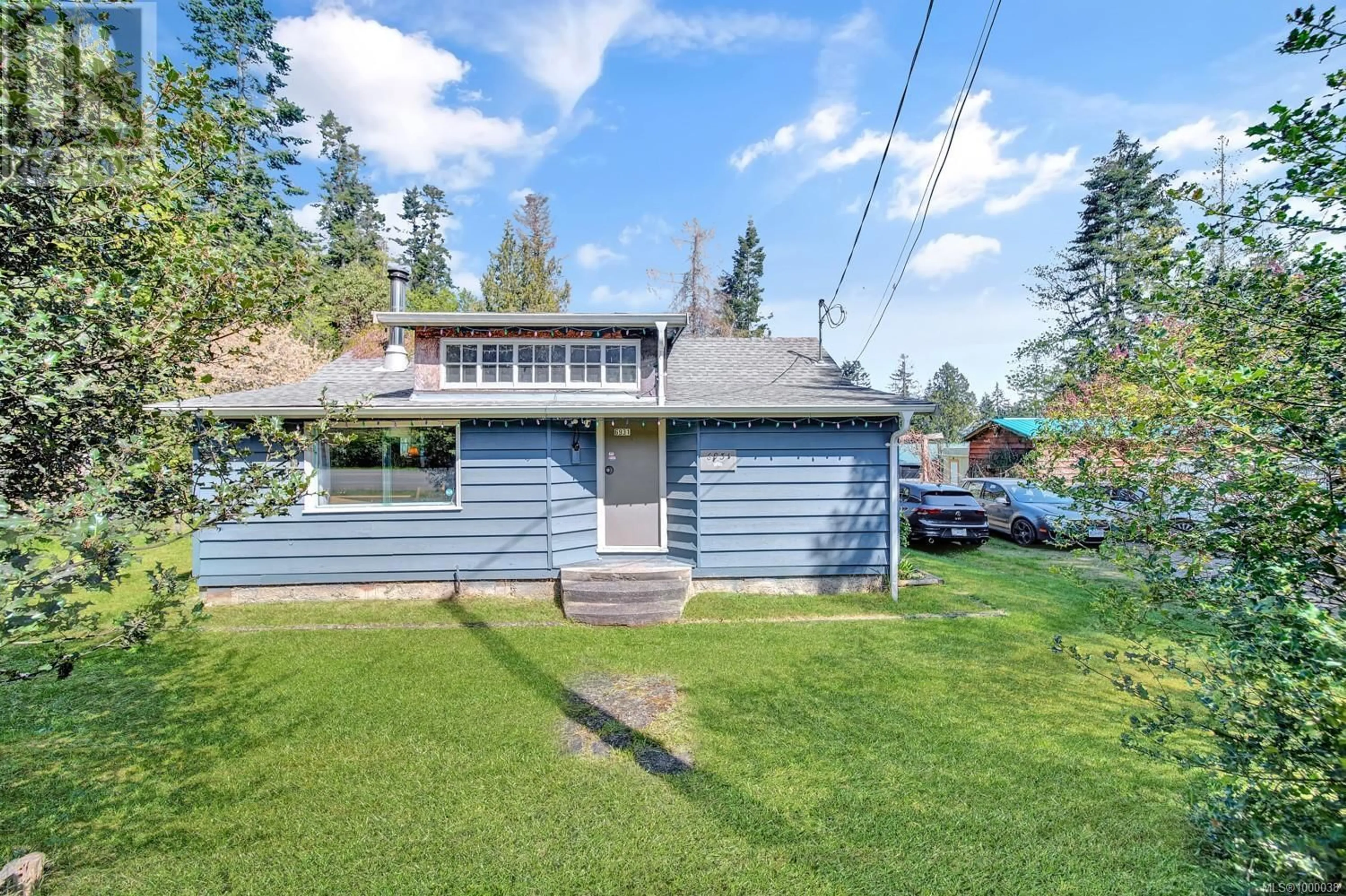 A pic from outside/outdoor area/front of a property/back of a property/a pic from drone, street for 6931 ISLAND HIGHWAY WEST, Bowser British Columbia V0R1G0