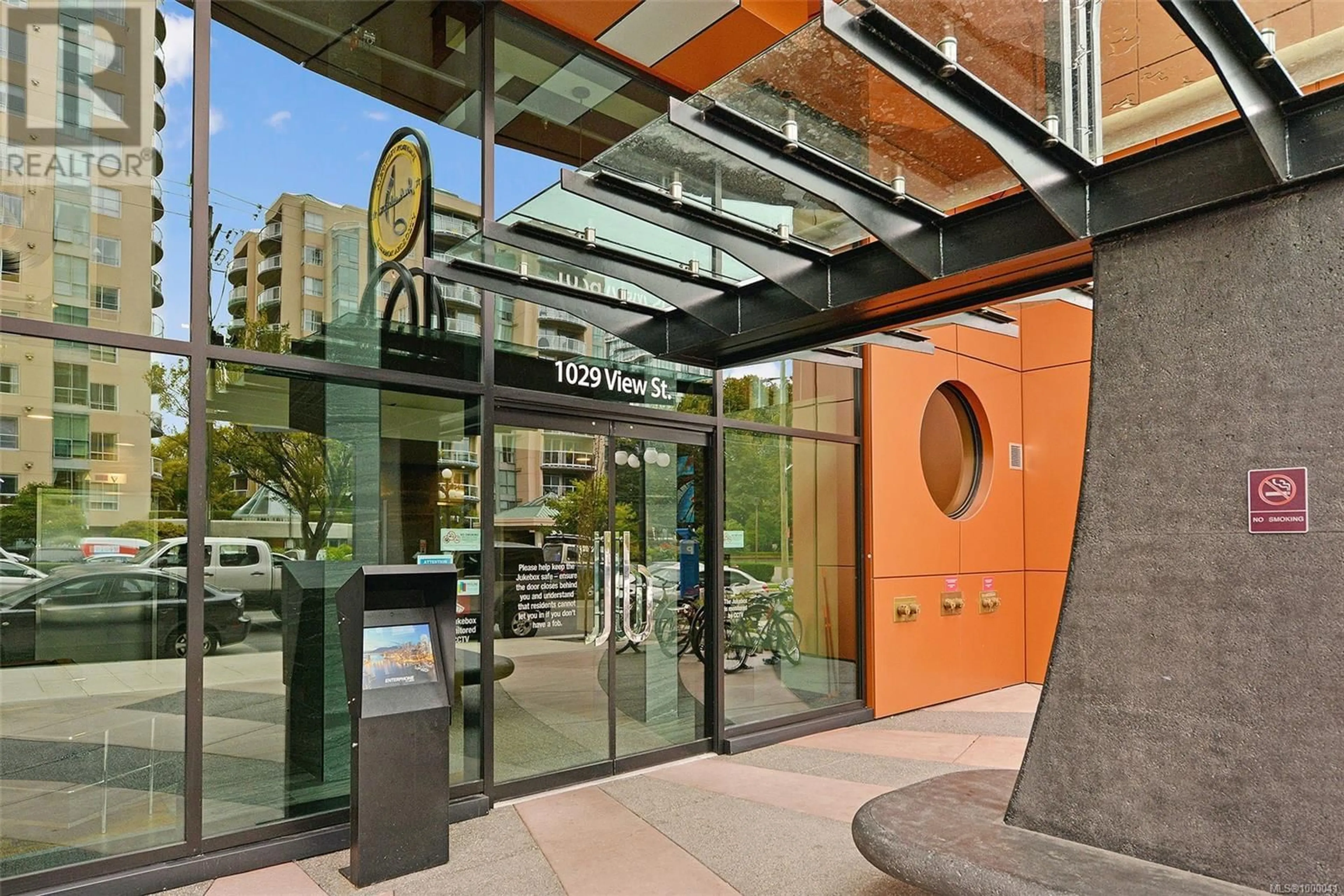 Indoor foyer for 434 - 1029 VIEW STREET, Victoria British Columbia V8V0C9