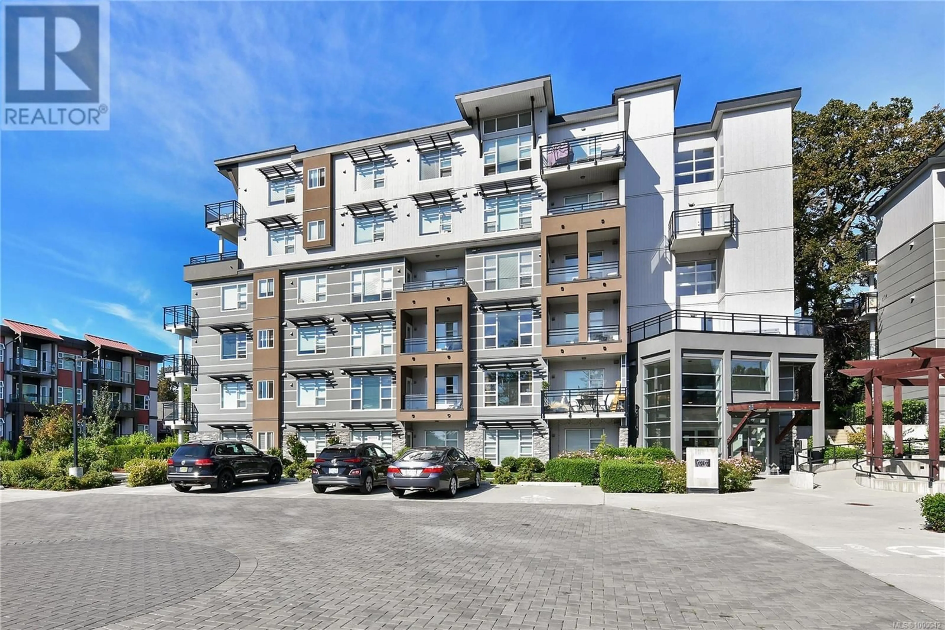 Patio, unknown for 302 - 1016 INVERNESS ROAD, Saanich British Columbia V8X2S1