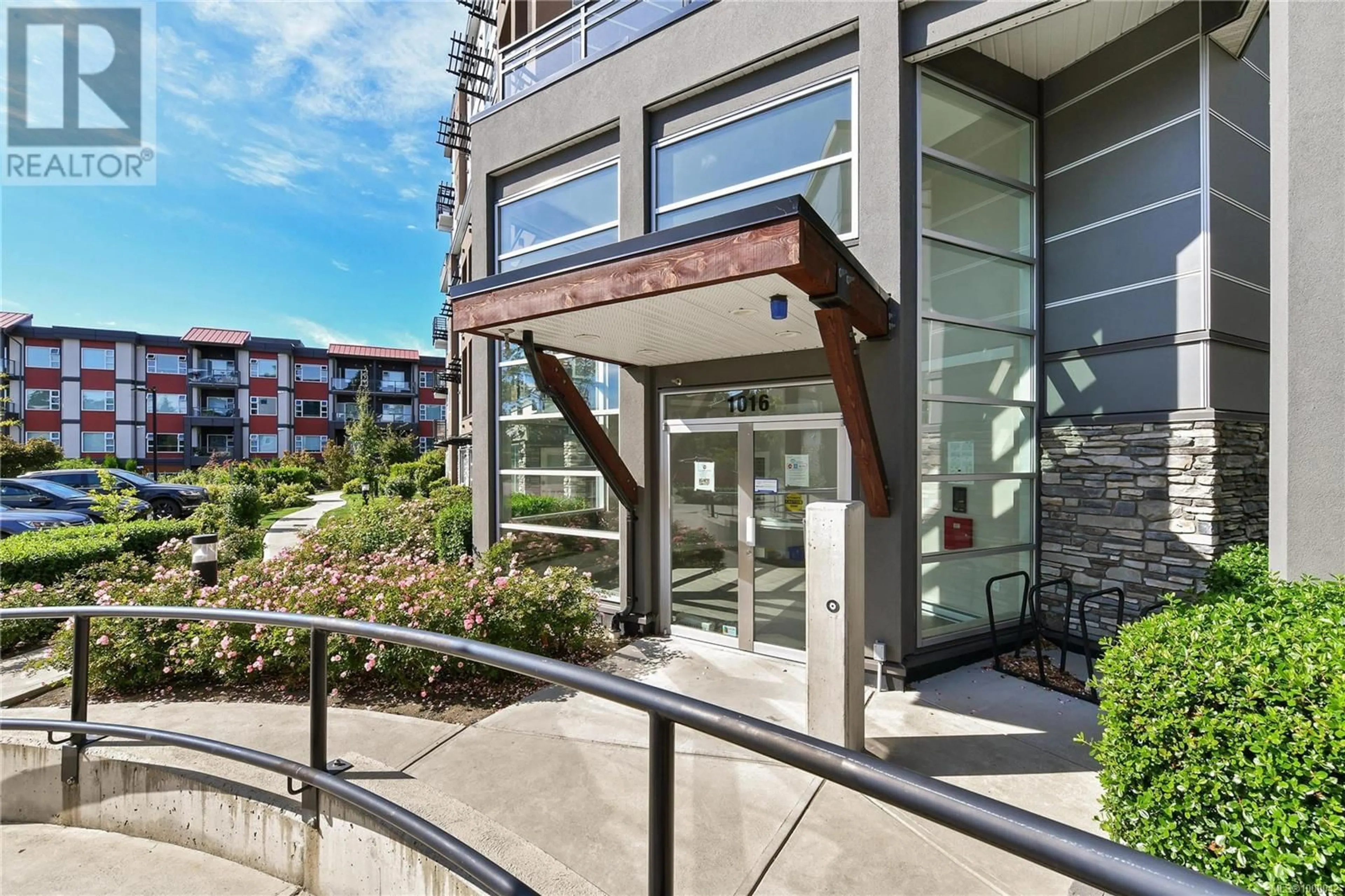 Unknown for 302 - 1016 INVERNESS ROAD, Saanich British Columbia V8X2S1