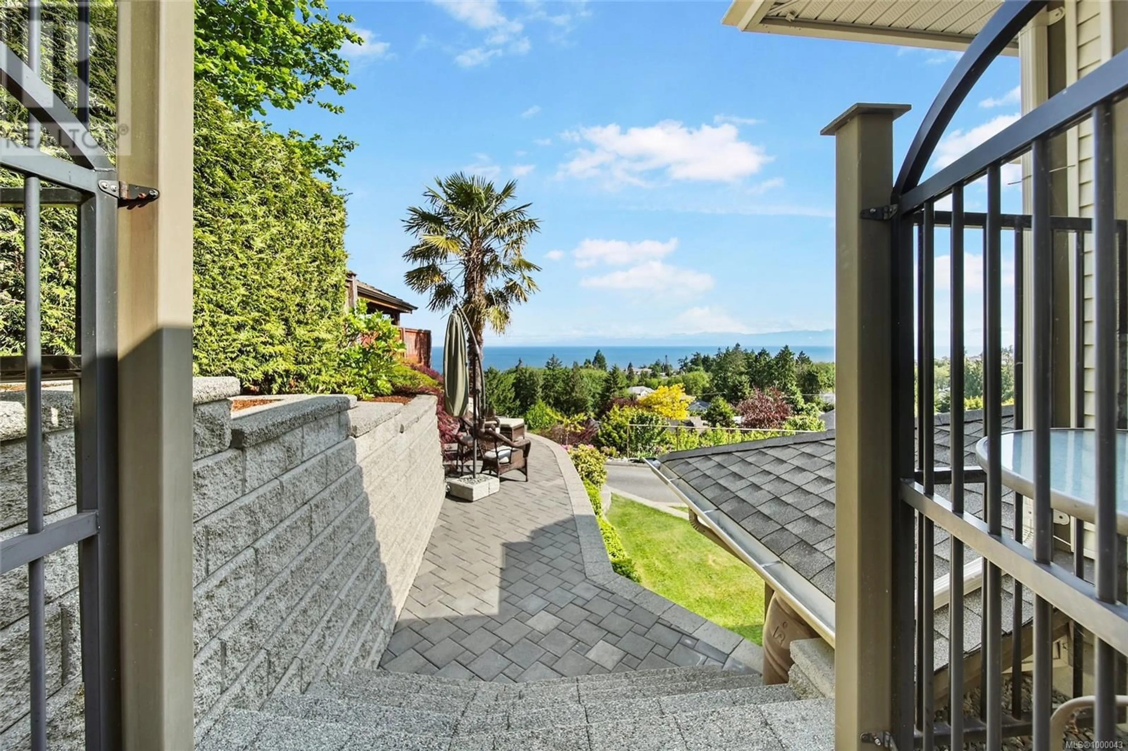 Patio, water/lake/river/ocean view for 5248 LAGUNA WAY, Nanaimo British Columbia V9T5L7