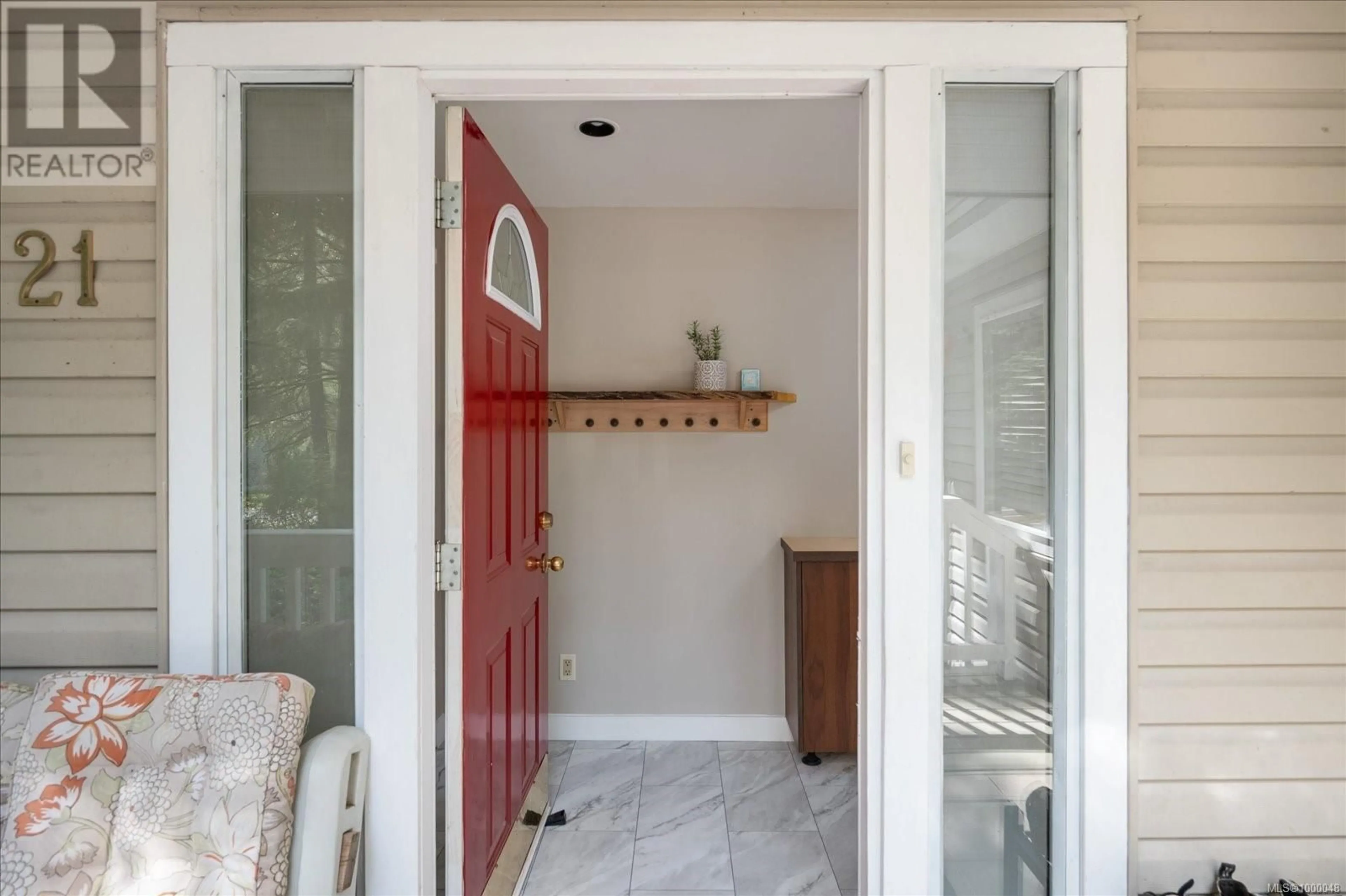 Indoor entryway for 21 - 1310 SPRUSTON ROAD, Nanaimo British Columbia V9X1R2