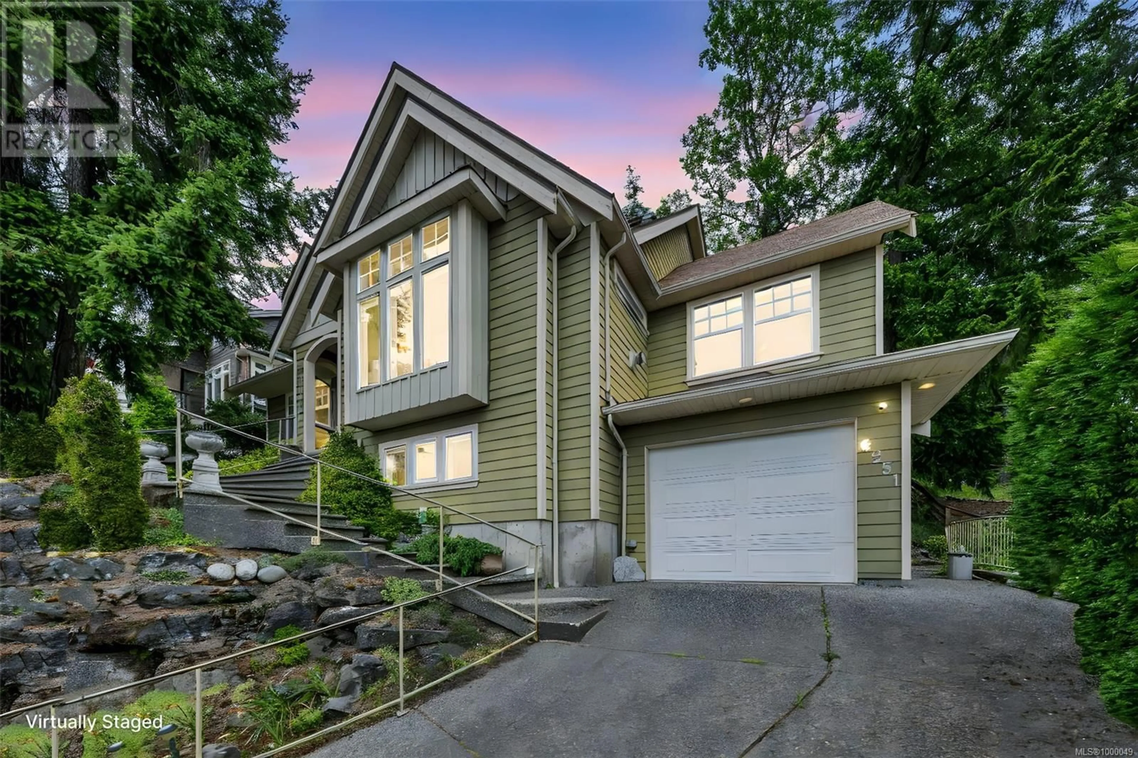 Home with vinyl exterior material, street for 6251 THOMSON TERRACE, Duncan British Columbia V9L5R1