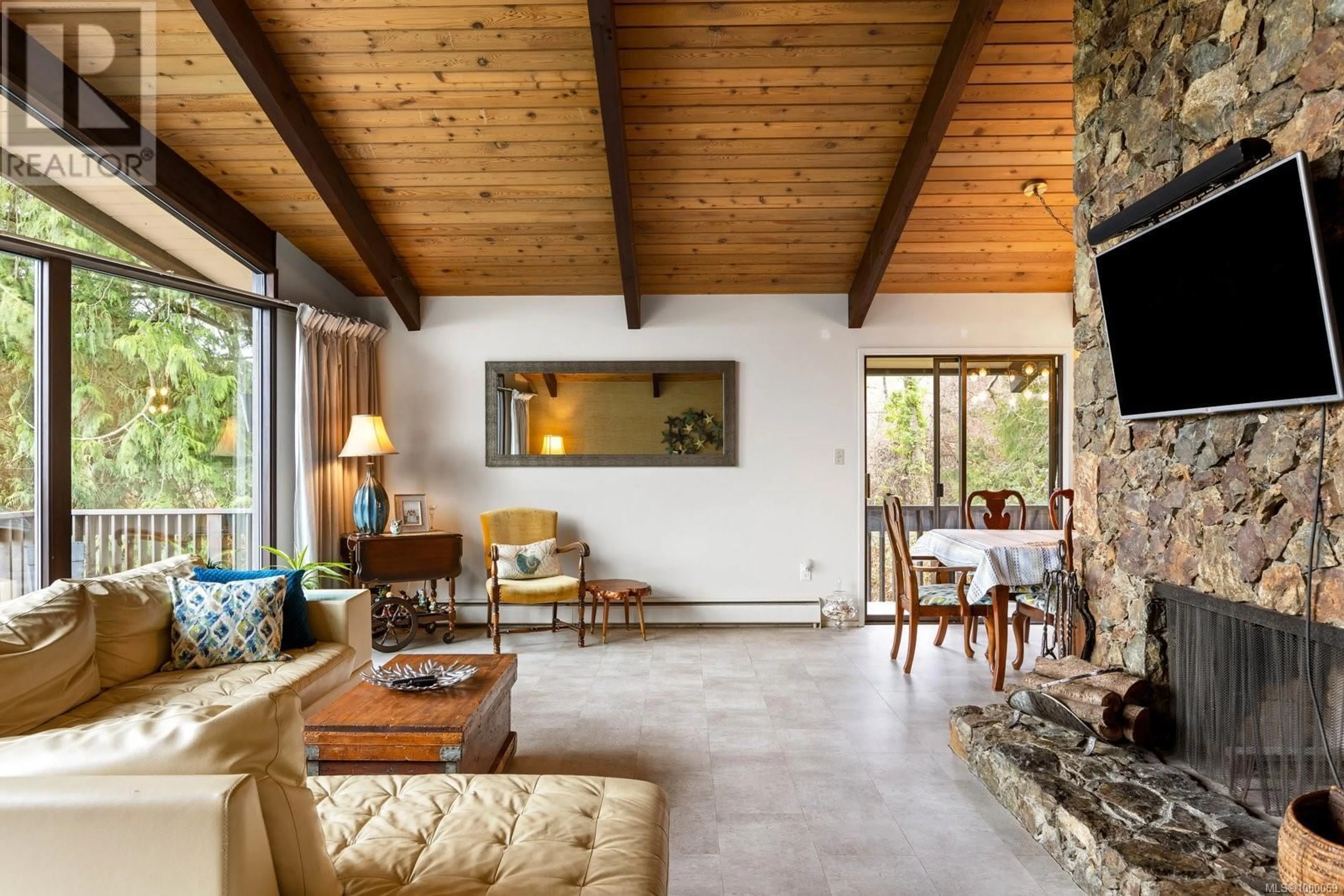 Living room with furniture, unknown for 9218 CANORA ROAD, North Saanich British Columbia V8L1N9