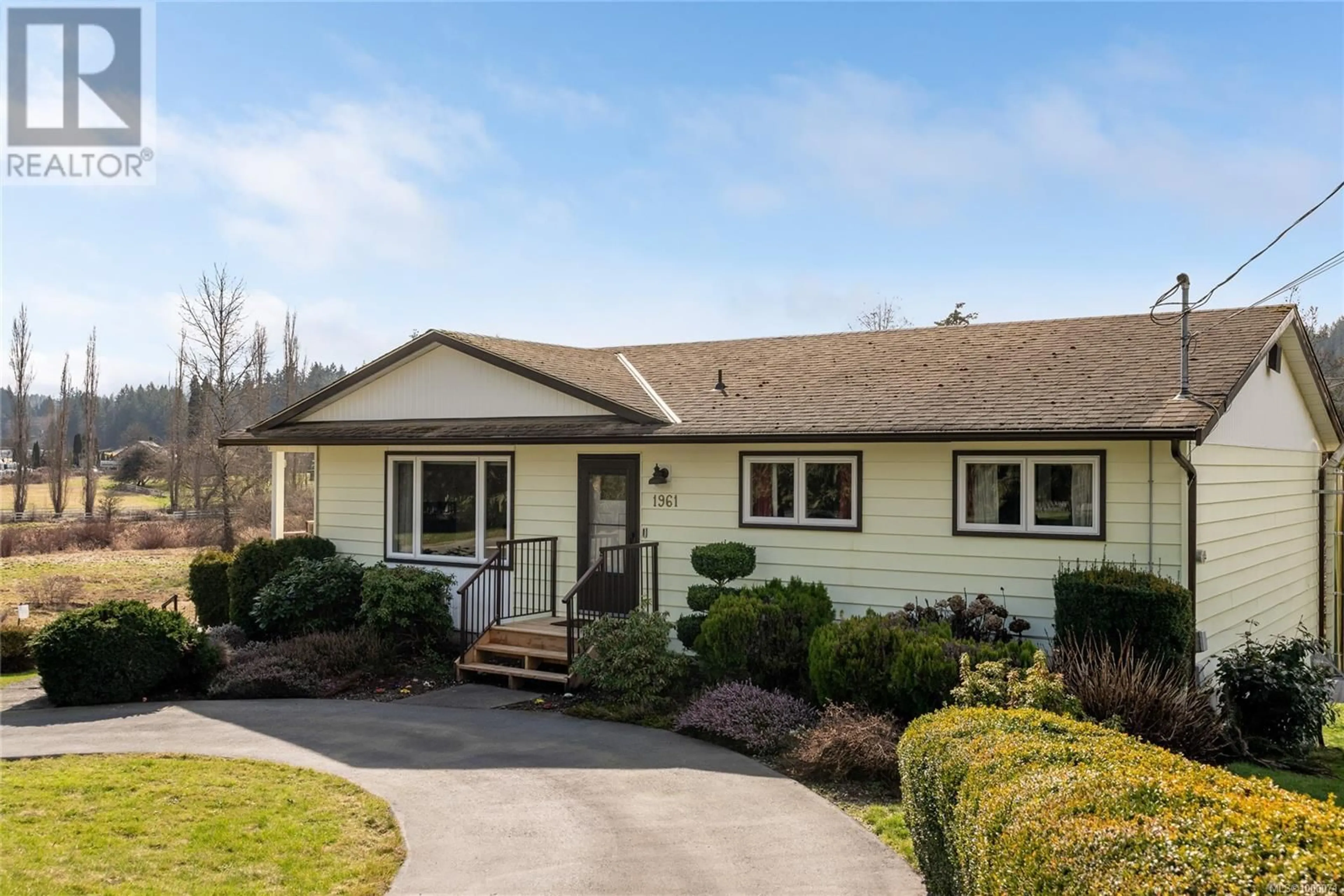 Home with vinyl exterior material, street for 1961 RICHARDSON ROAD, Nanaimo British Columbia V9X1C1