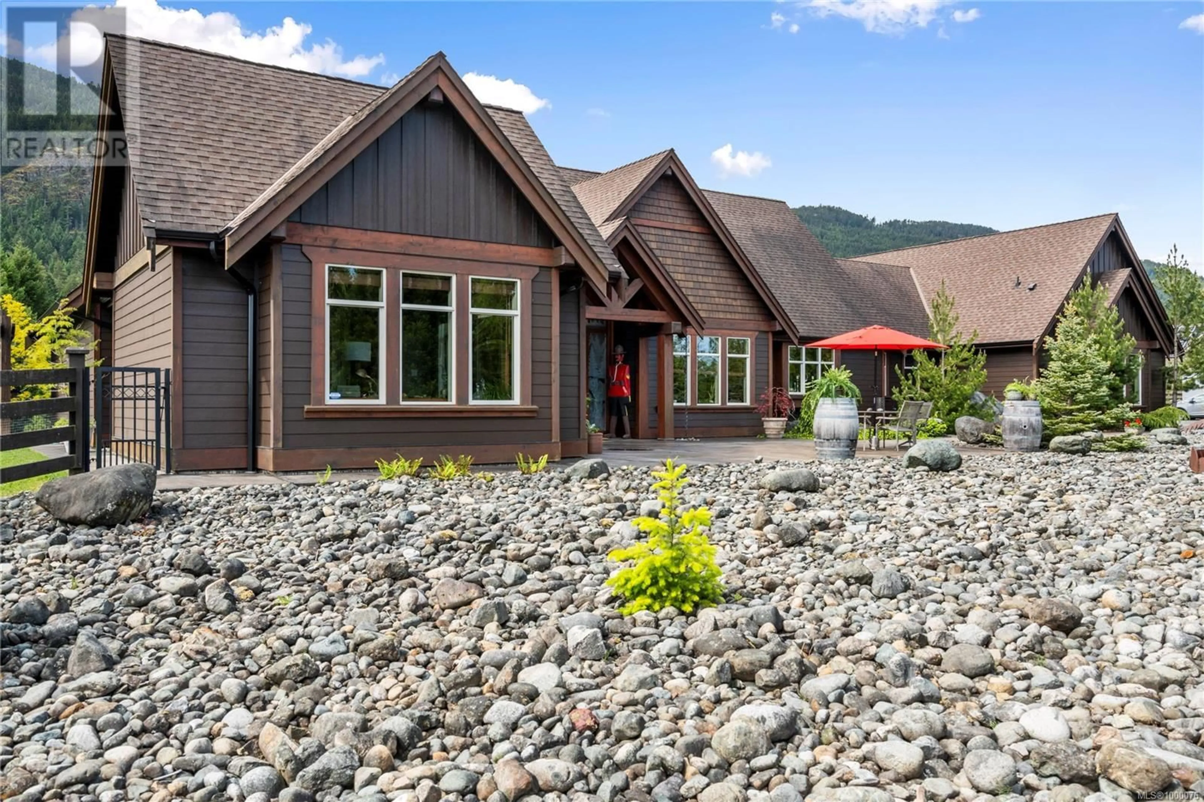 Home with vinyl exterior material, mountain view for 3237 RIDGEVIEW PLACE, Nanaimo British Columbia V9R7C7