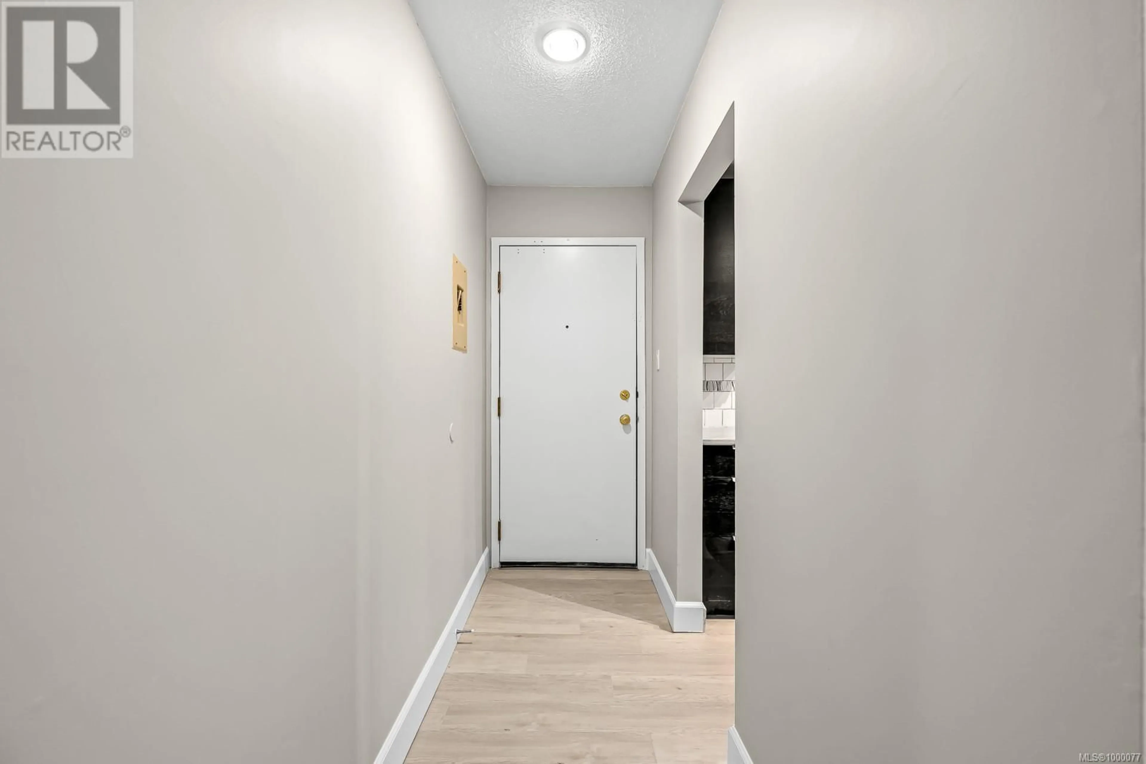 Indoor entryway for 211 - 175 CENTENNIAL DRIVE, Courtenay British Columbia V9N7M4