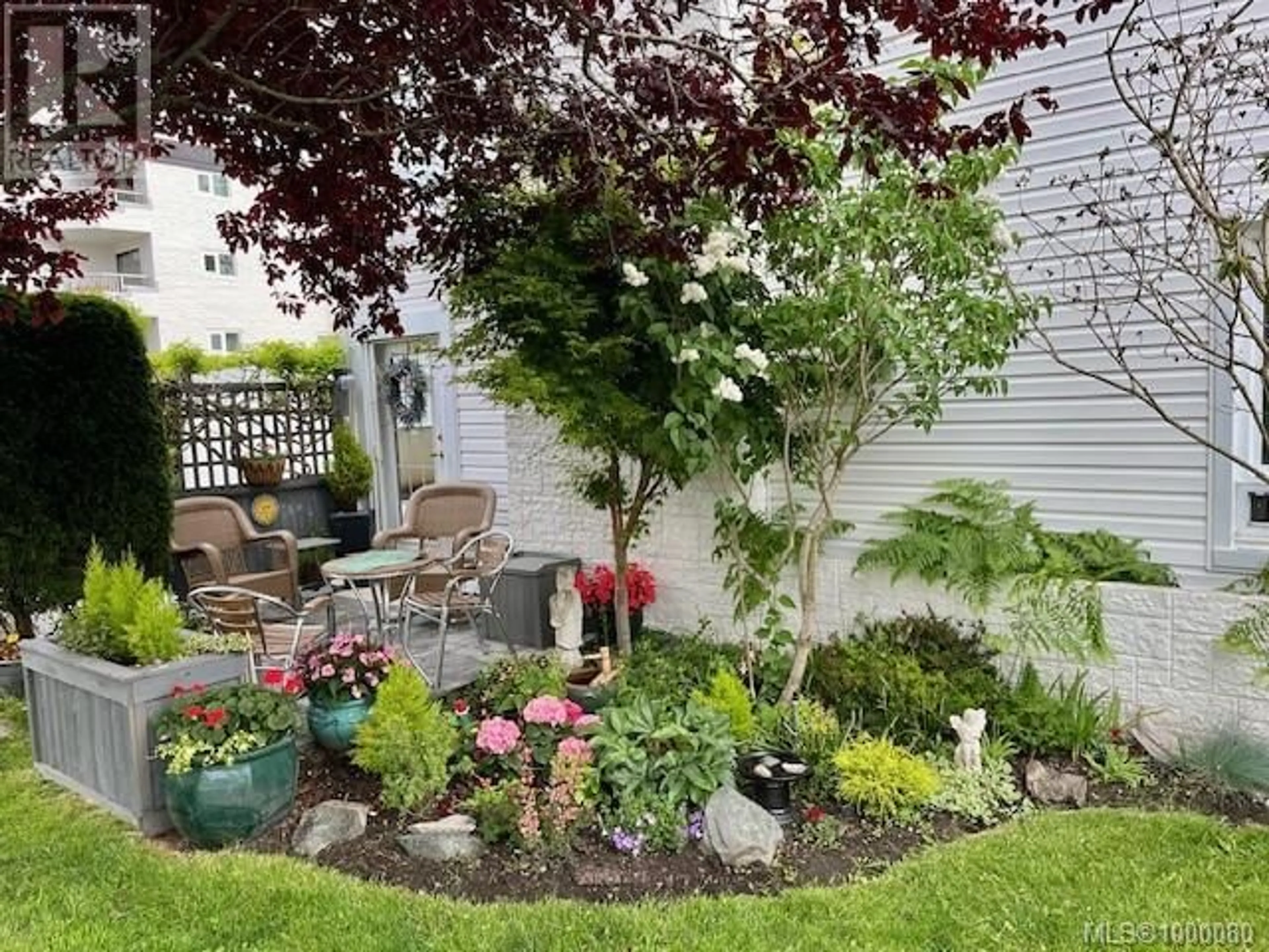 Patio, street for 101 - 2660 CURRIE ROAD, Oak Bay British Columbia V8S3C1