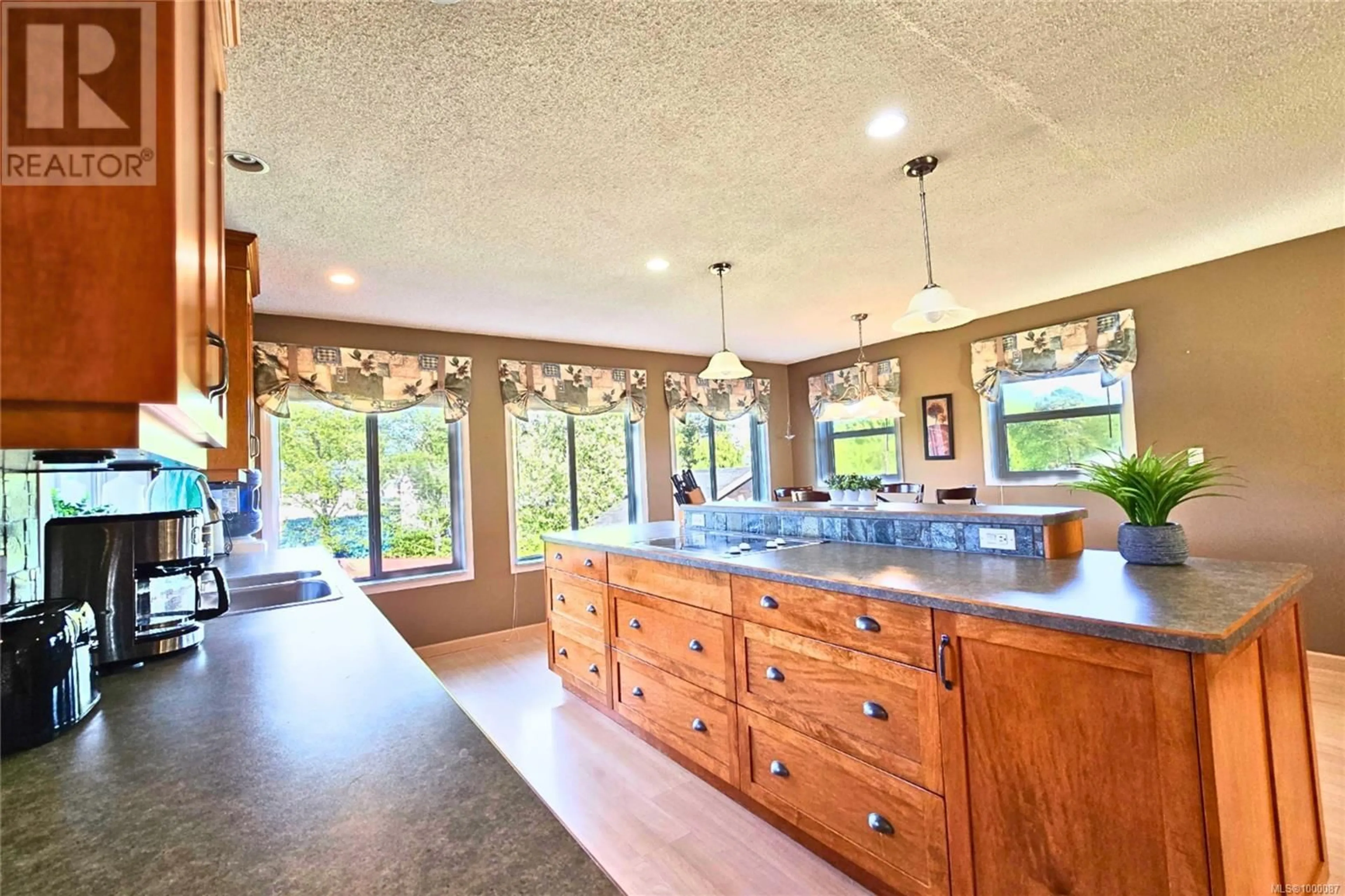 Unknown for 1689 BAY STREET, Ucluelet British Columbia V0R3A0