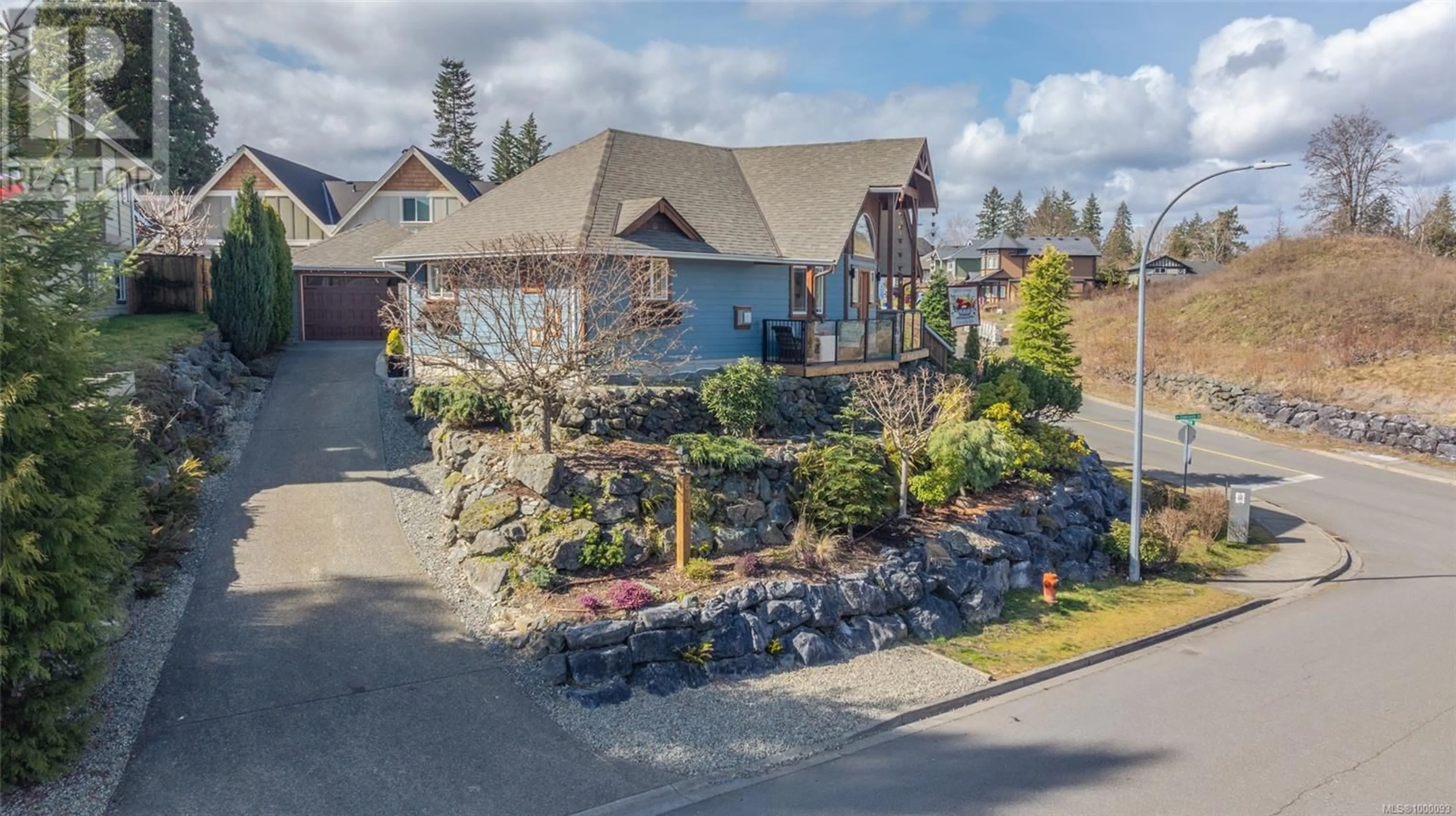 A pic from outside/outdoor area/front of a property/back of a property/a pic from drone, unknown for 6000 STONEHAVEN DRIVE, Duncan British Columbia V9L0A2