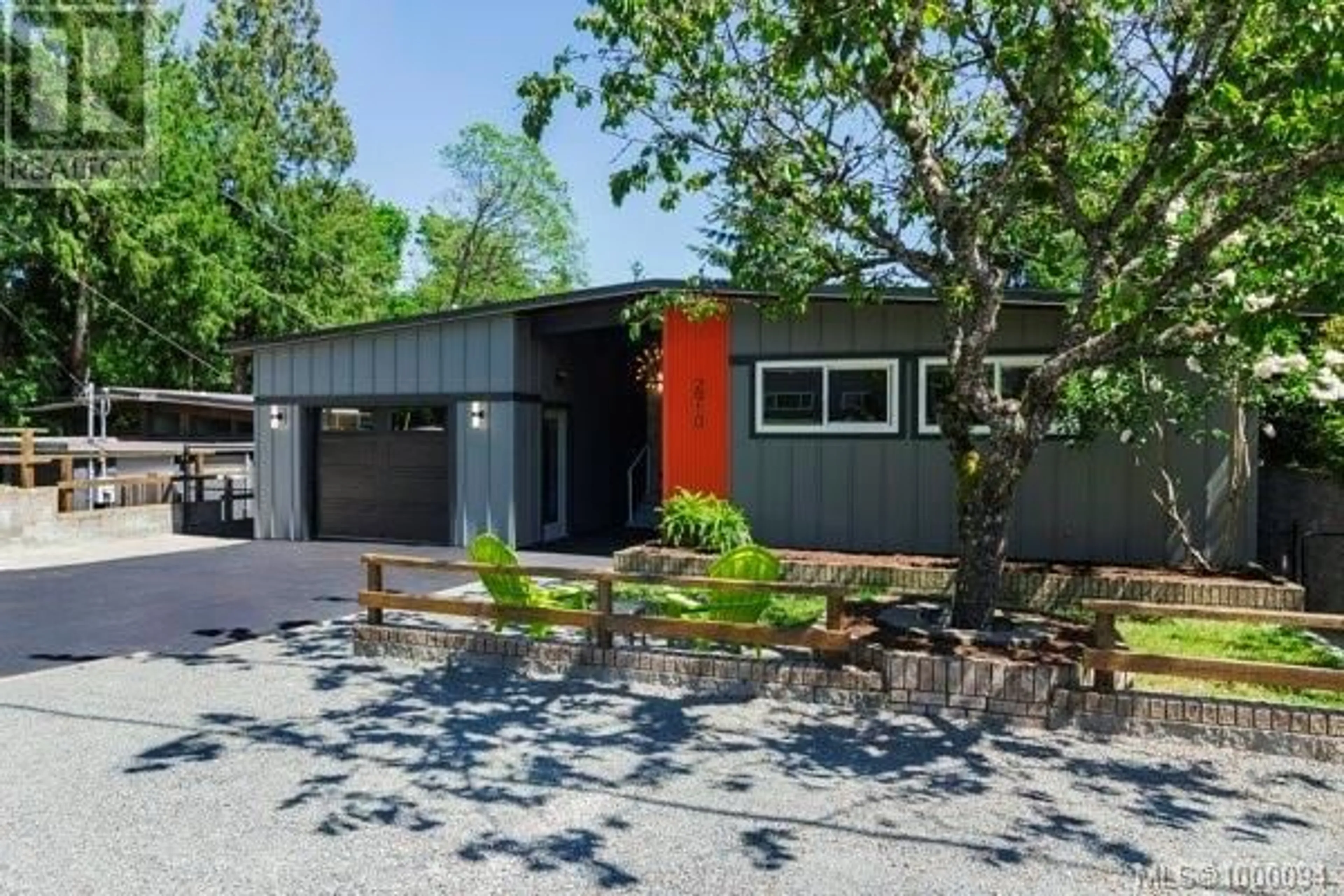 Home with vinyl exterior material, street for 2910 HALIDAY CRESCENT, Nanaimo British Columbia V9T1B1