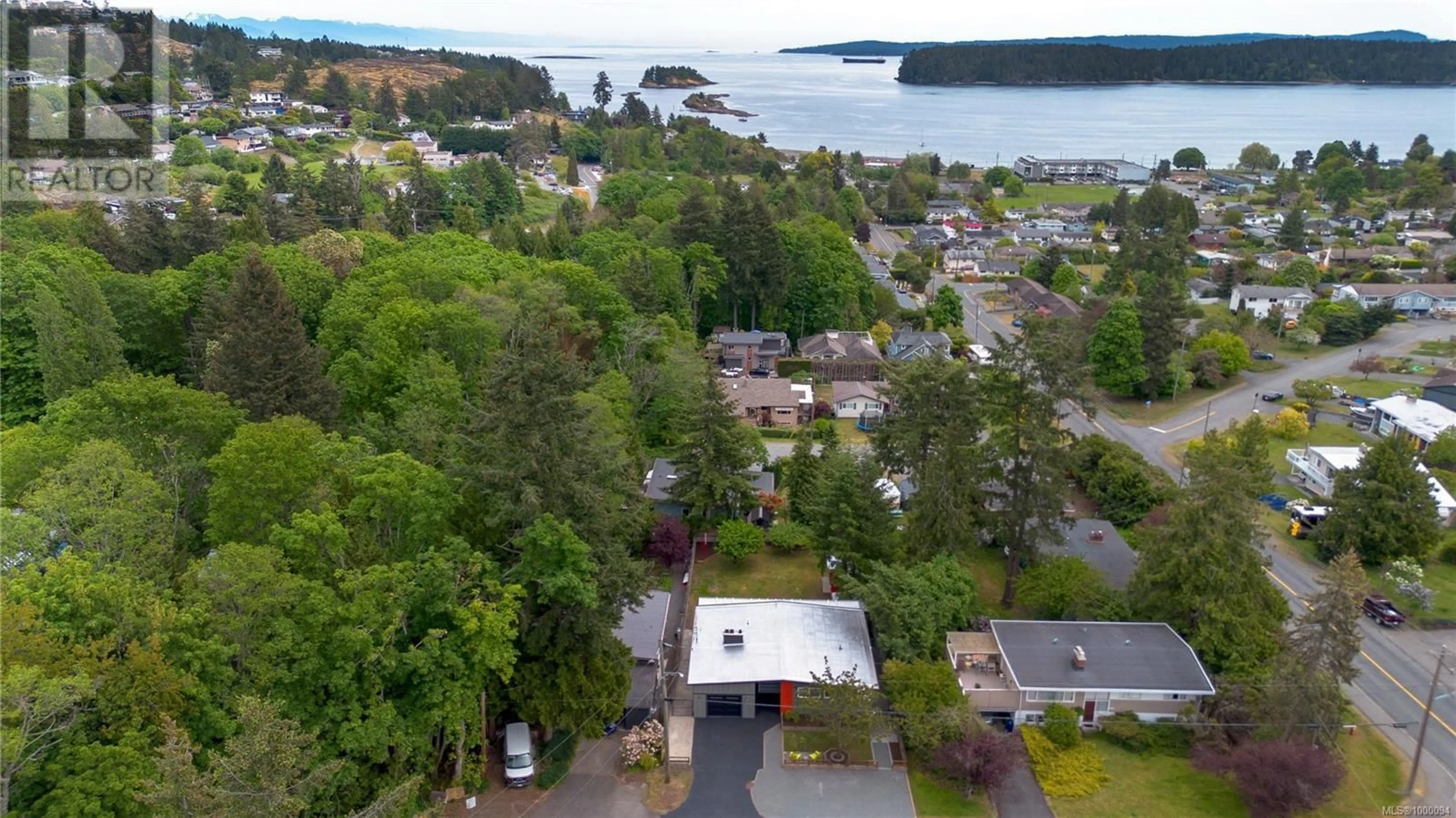 A pic from outside/outdoor area/front of a property/back of a property/a pic from drone, water/lake/river/ocean view for 2910 HALIDAY CRESCENT, Nanaimo British Columbia V9T1B1