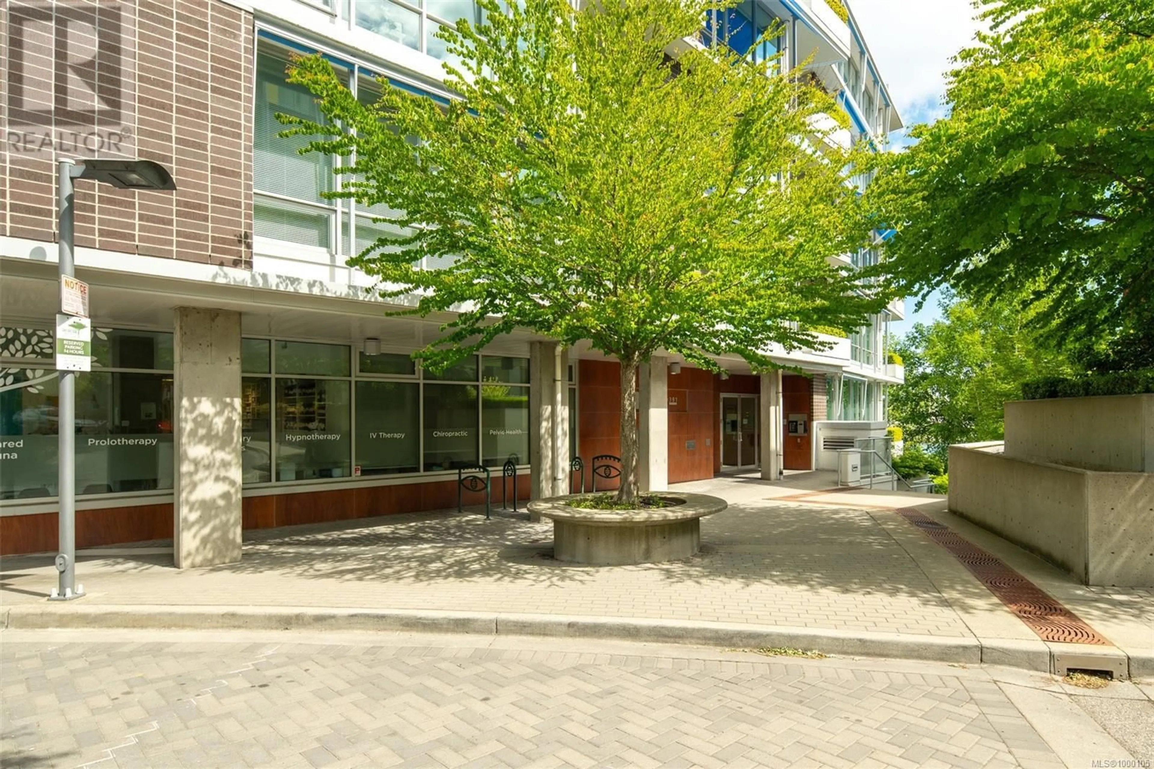 Patio, building for 407 - 391 TYEE ROAD, Victoria British Columbia V9A0A9