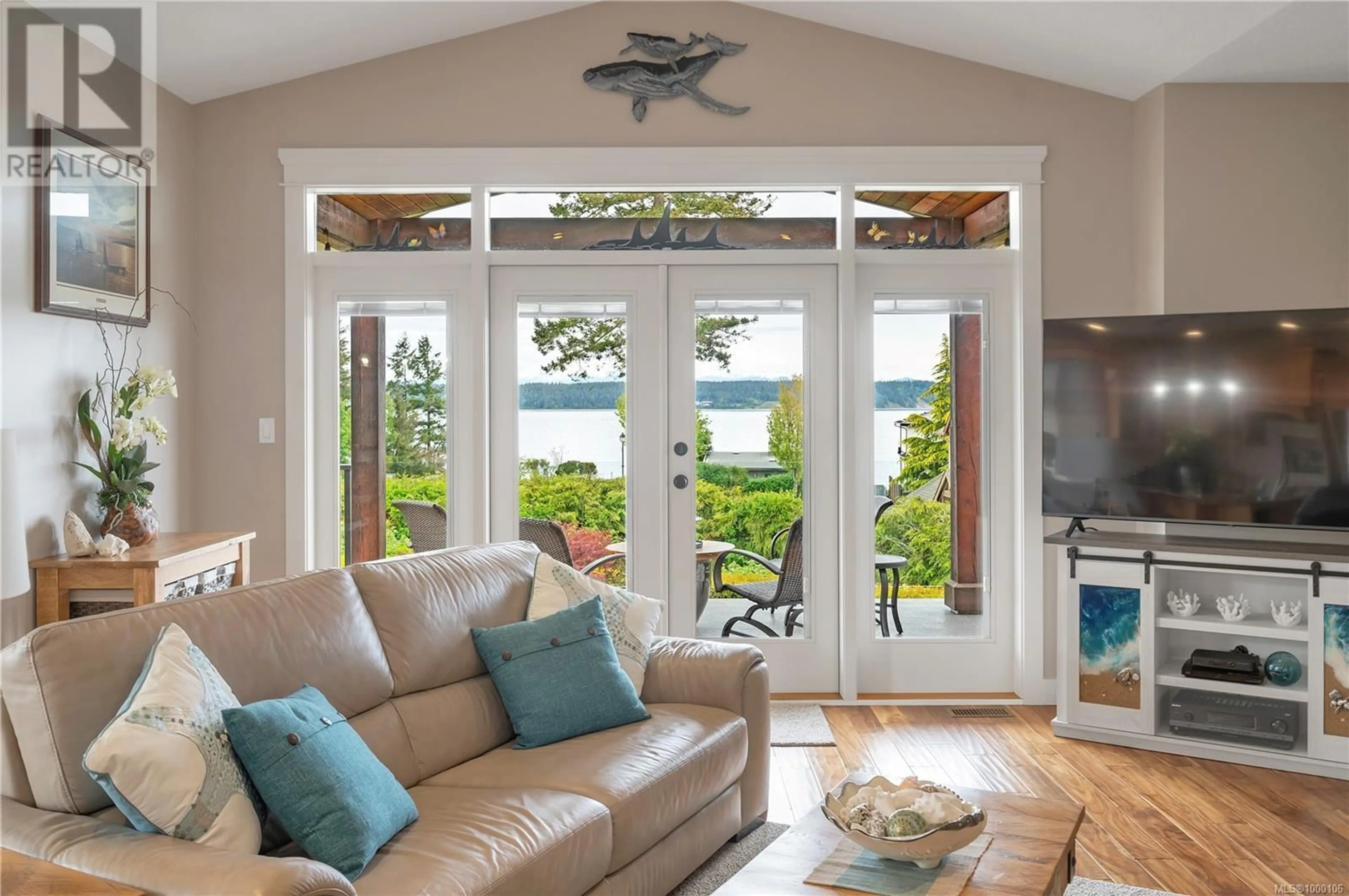Living room with furniture, unknown for 91 LARWOOD ROAD, Campbell River British Columbia V9W1S3