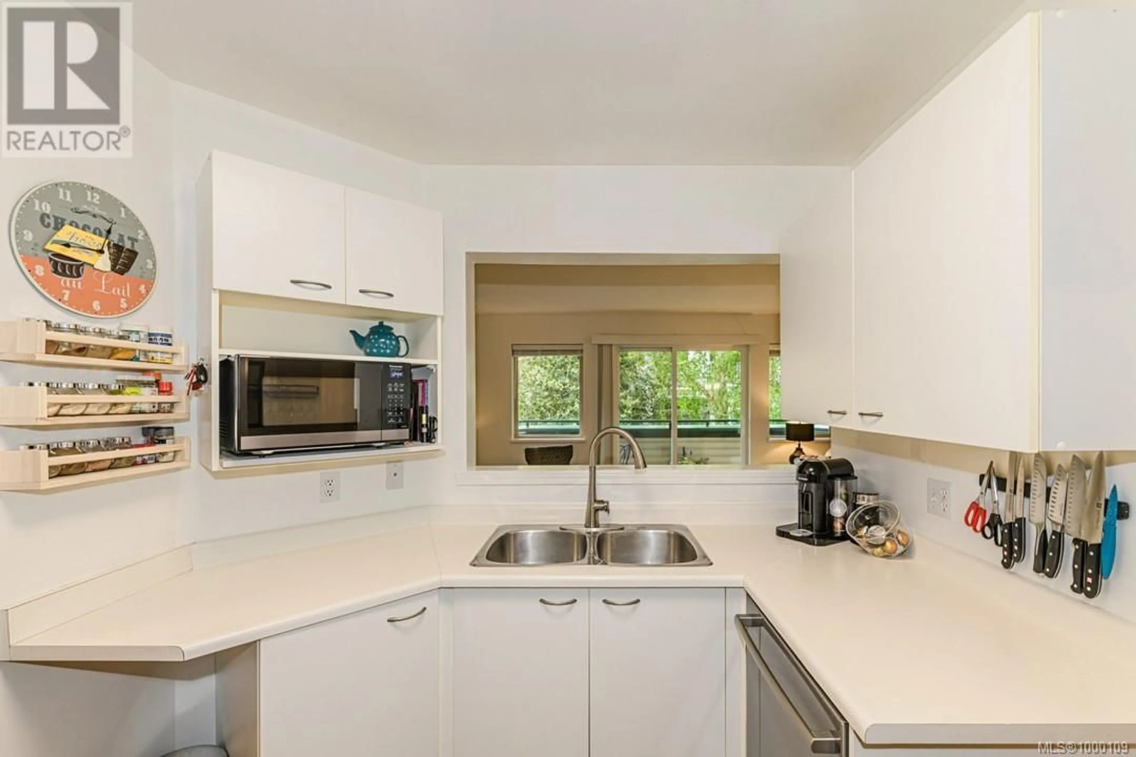 Standard kitchen, unknown for 203 - 1270 JOHNSON STREET, Victoria British Columbia V8V3P1
