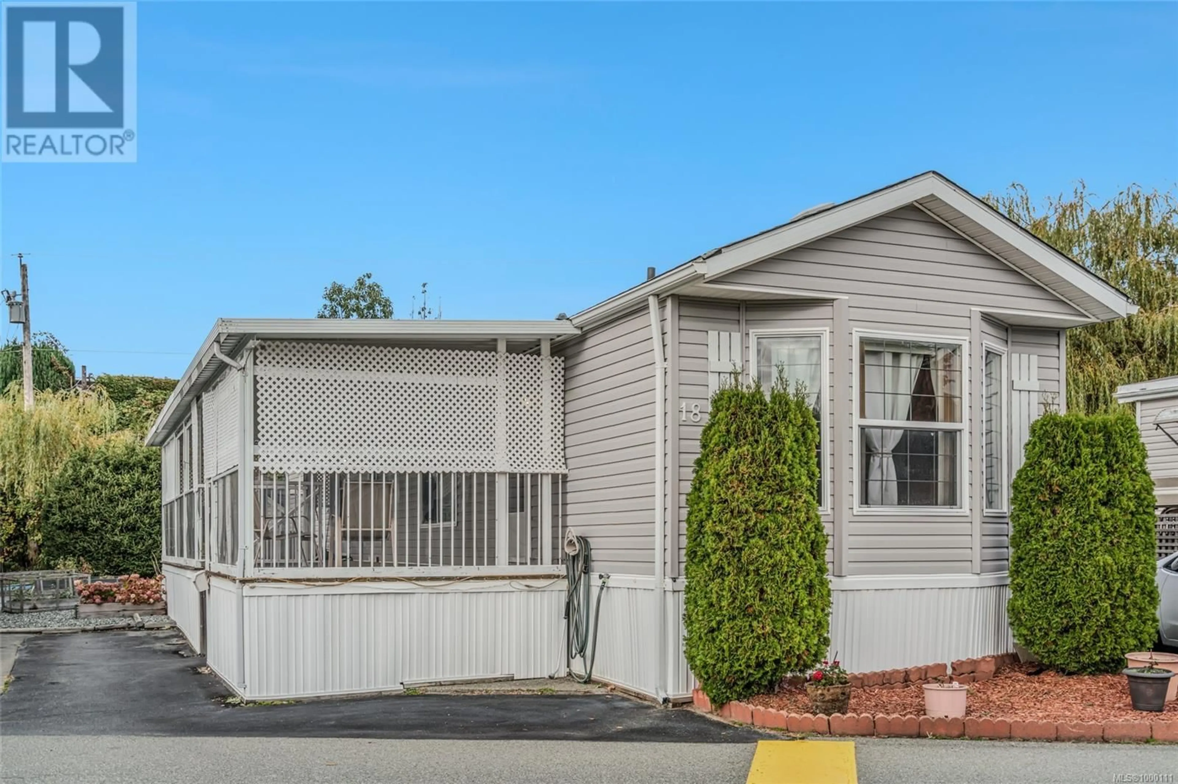 Home with vinyl exterior material, street for 18 - 6245 METRAL DRIVE, Nanaimo British Columbia V9T6P8