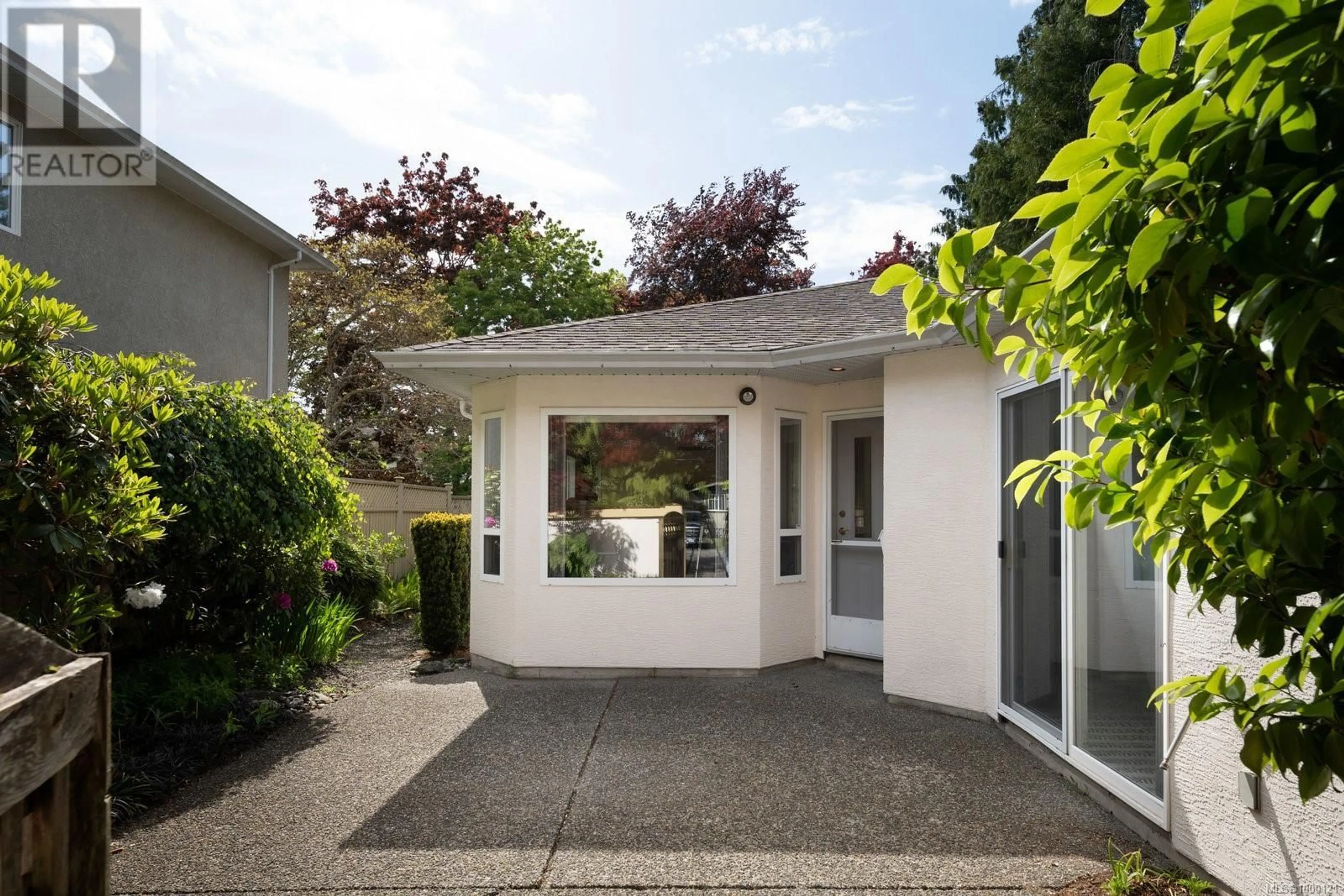 Patio, street for 10216 ALMOND STREET, Sidney British Columbia V8L3N3