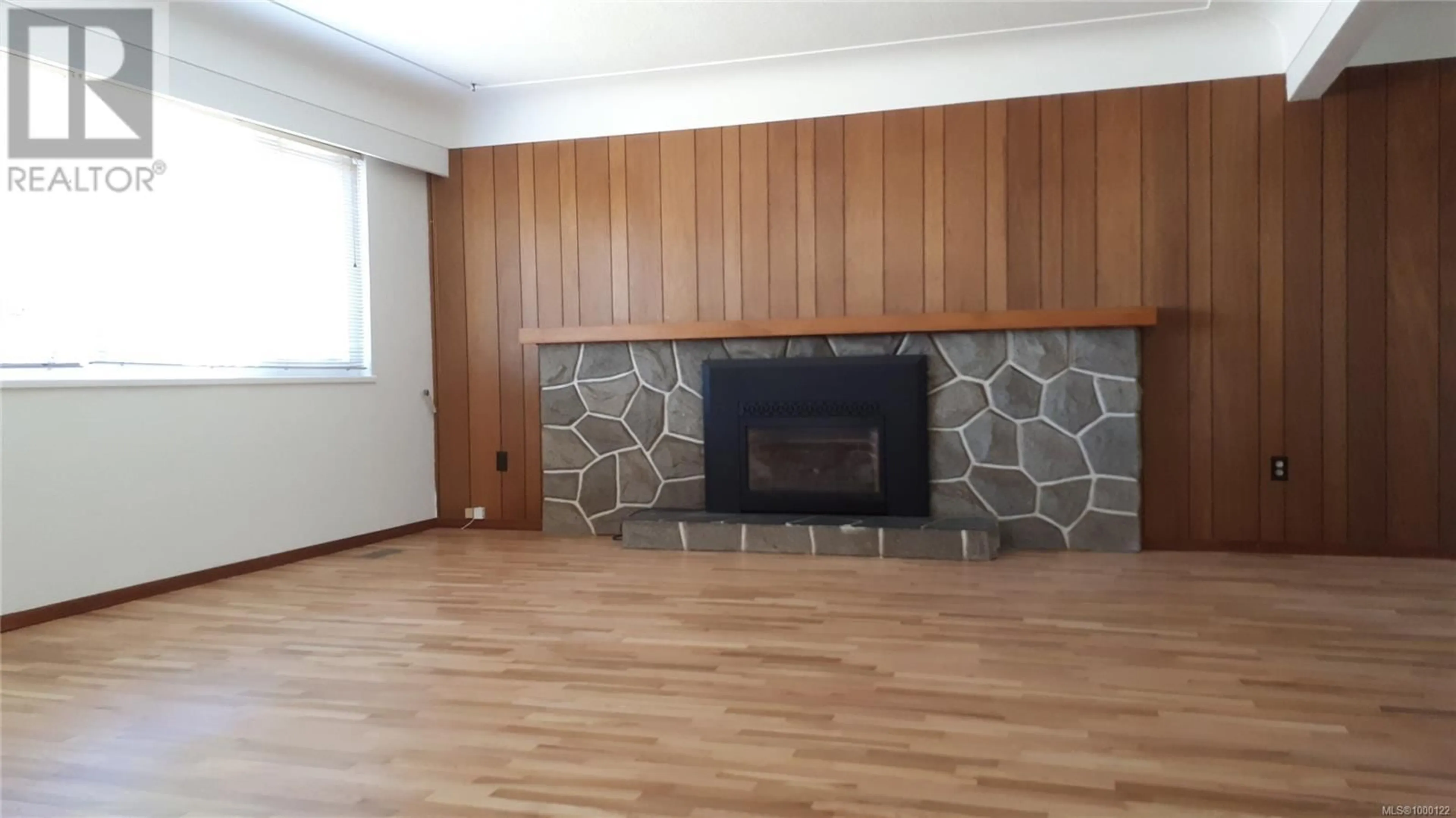 A pic of a room for 1725 MORTIMER STREET, Saanich British Columbia V8P3A9