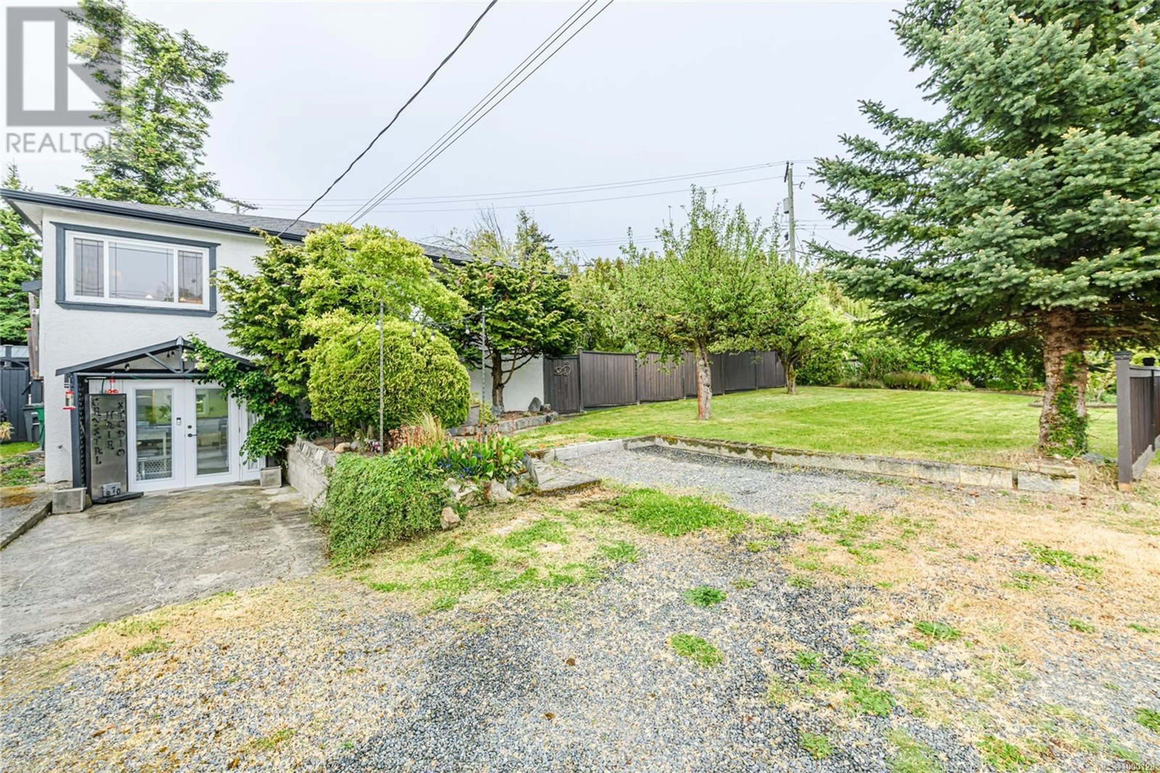 A pic from outside/outdoor area/front of a property/back of a property/a pic from drone, street for 870 PENDENE PLACE, Saanich British Columbia V8X3A1