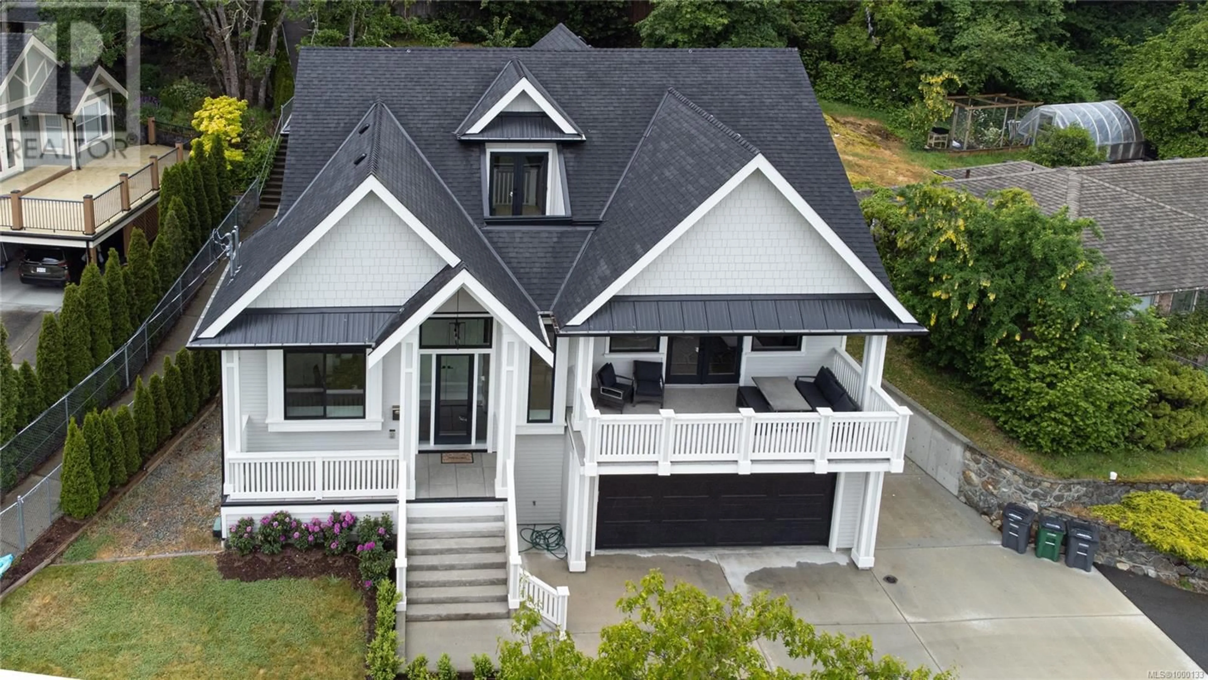 Home with vinyl exterior material, unknown for 3880 WILKINSON ROAD, Saanich British Columbia V8Z5A2
