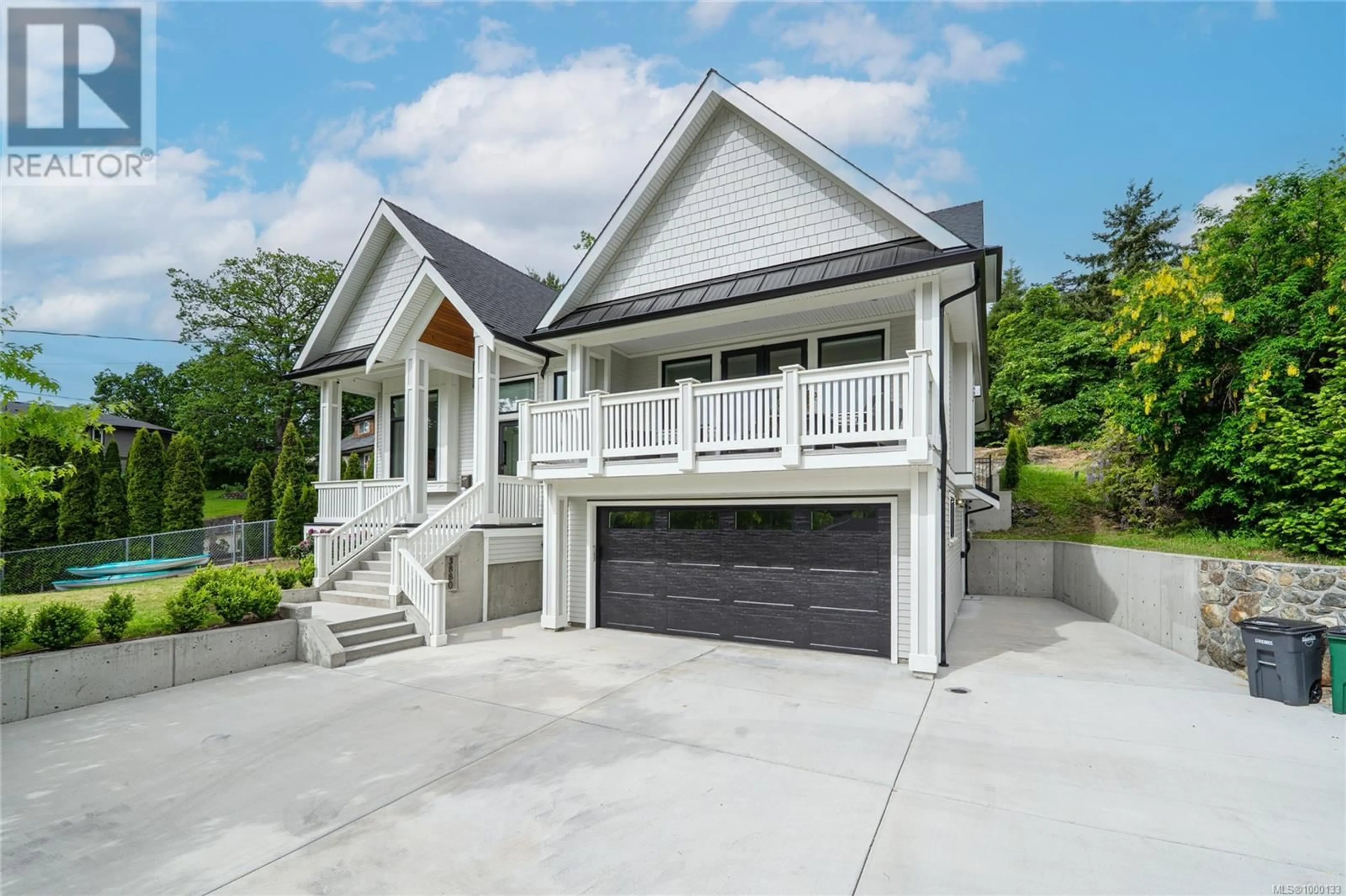 Home with vinyl exterior material, unknown for 3880 WILKINSON ROAD, Saanich British Columbia V8Z5A2