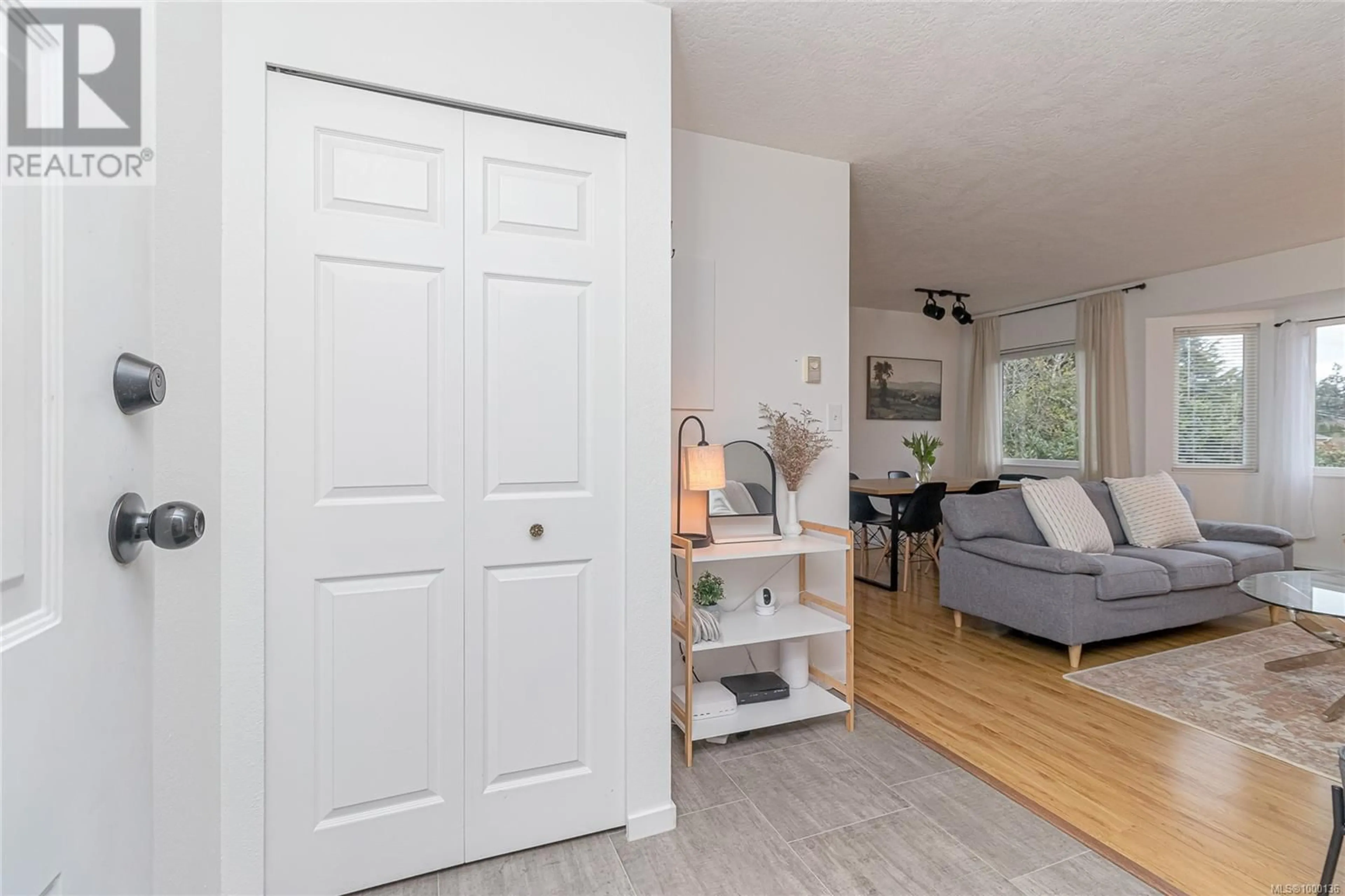 Indoor entryway for 202 - 2524 LEWIS STREET, Duncan British Columbia V9L2Z1
