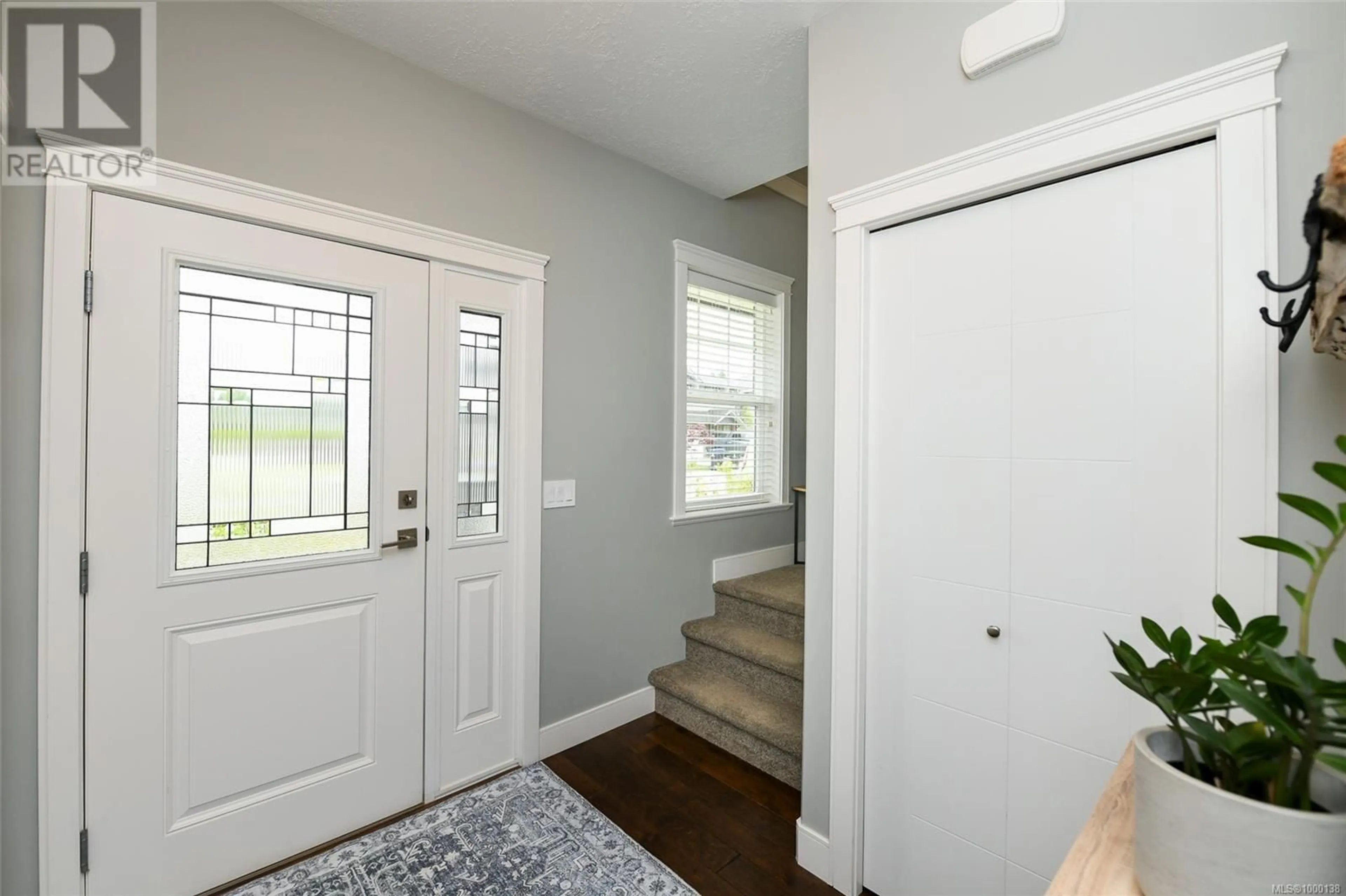 Indoor entryway for 108 - 2077 20TH STREET, Courtenay British Columbia V9N0G2