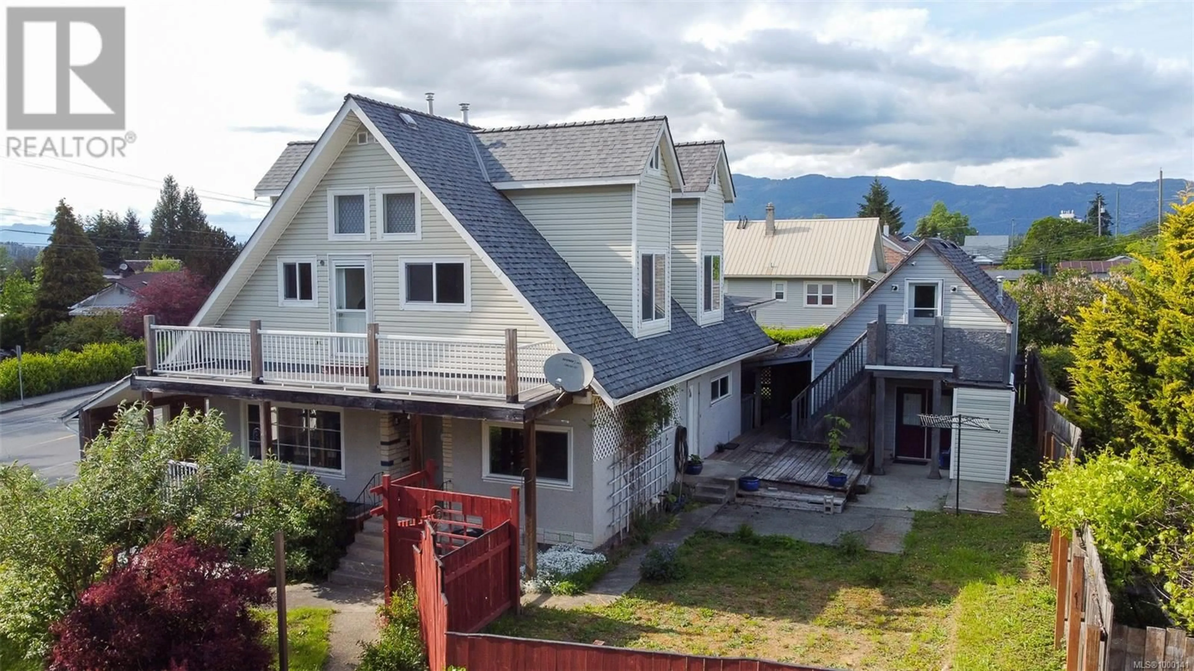 A pic from outside/outdoor area/front of a property/back of a property/a pic from drone, mountain view for 4289 NORTH PARK DRIVE, Port Alberni British Columbia V9Y3J2