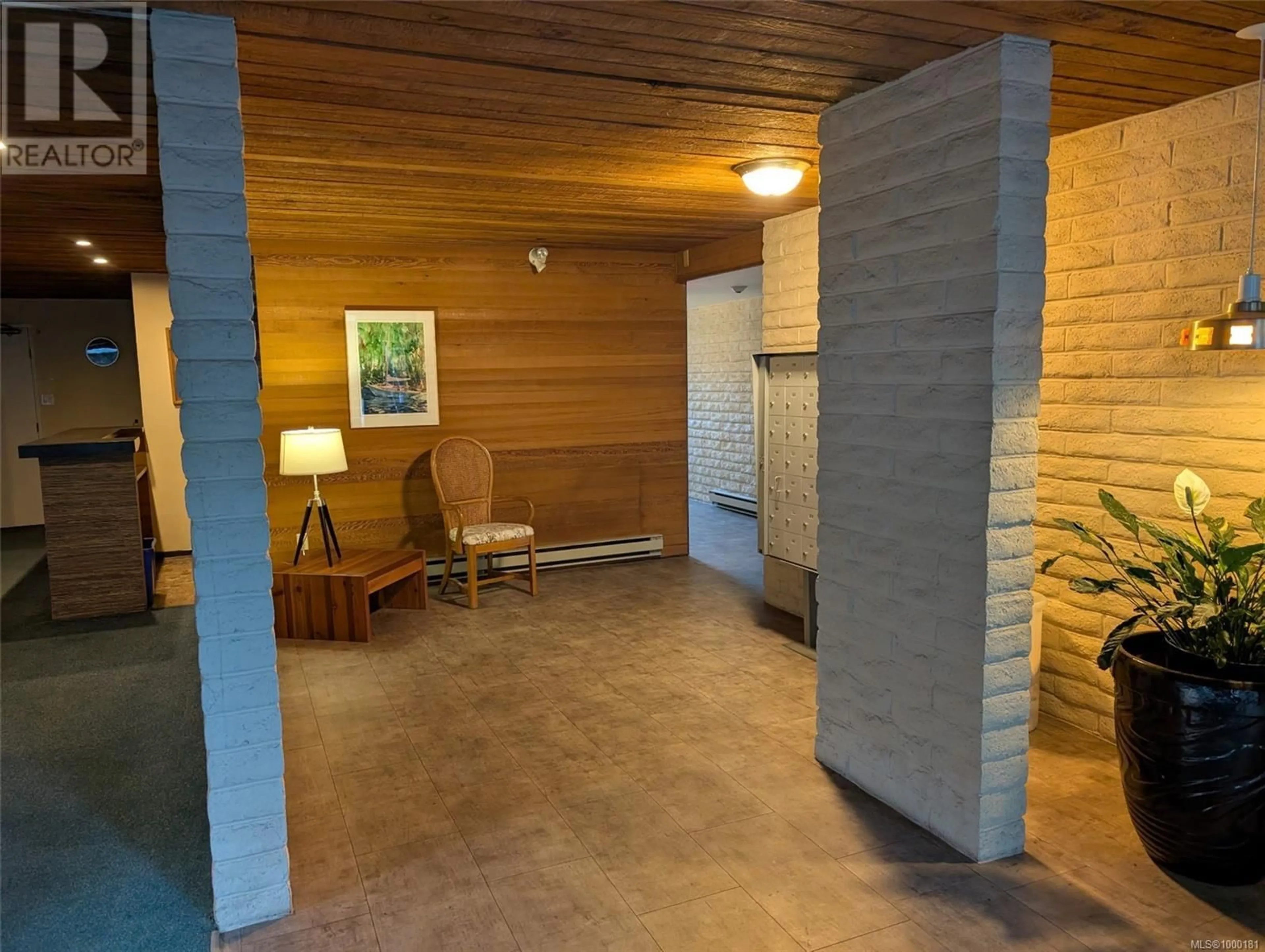 Indoor foyer for 306 - 1715 PRITCHARD ROAD, Cowichan Bay British Columbia V0R1N1