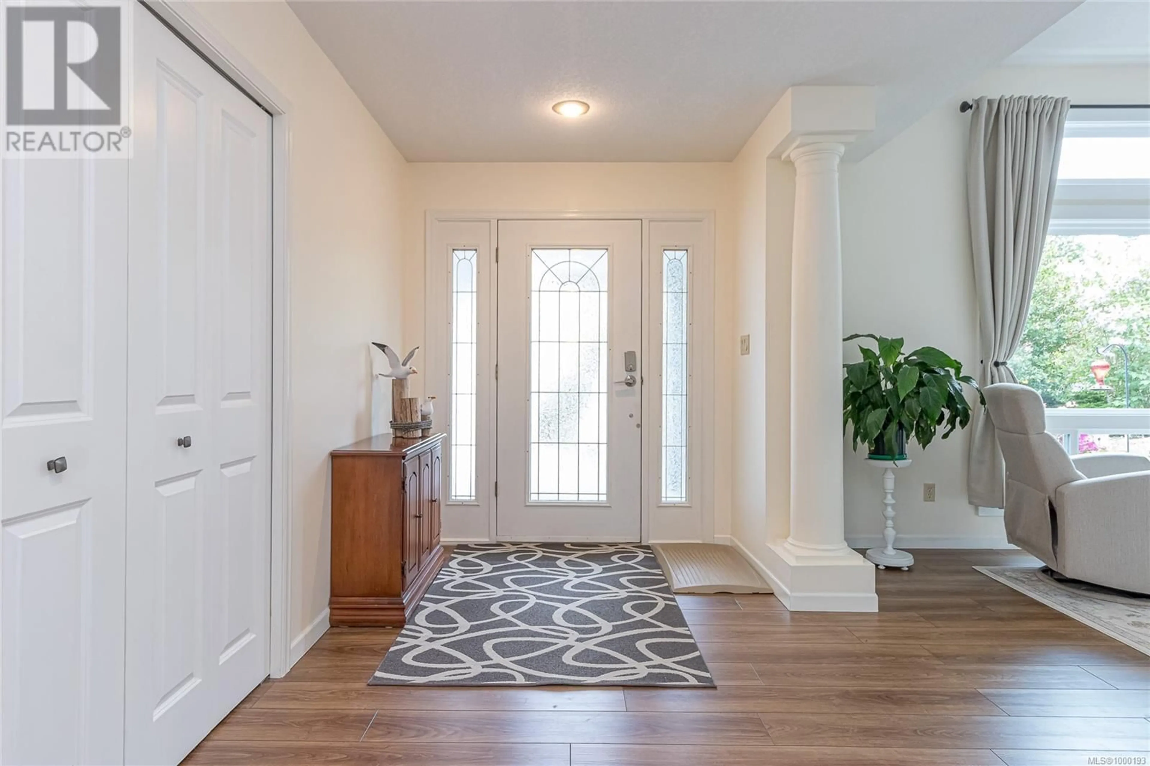 Indoor entryway for 600 NASSAU CRESCENT, Qualicum Beach British Columbia V9K1C4