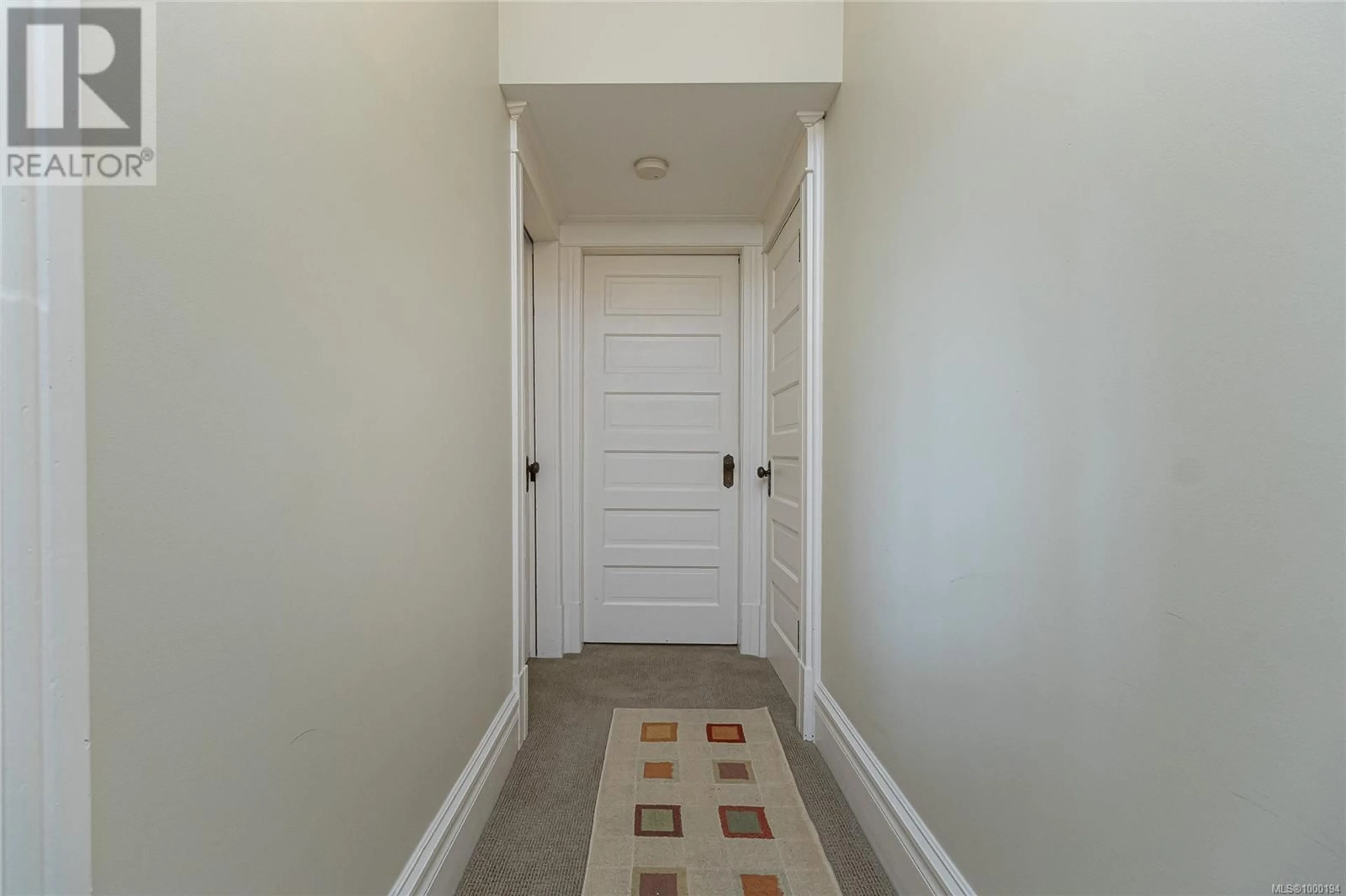 Indoor entryway for 205 WILSON STREET, Victoria British Columbia V9A3G1