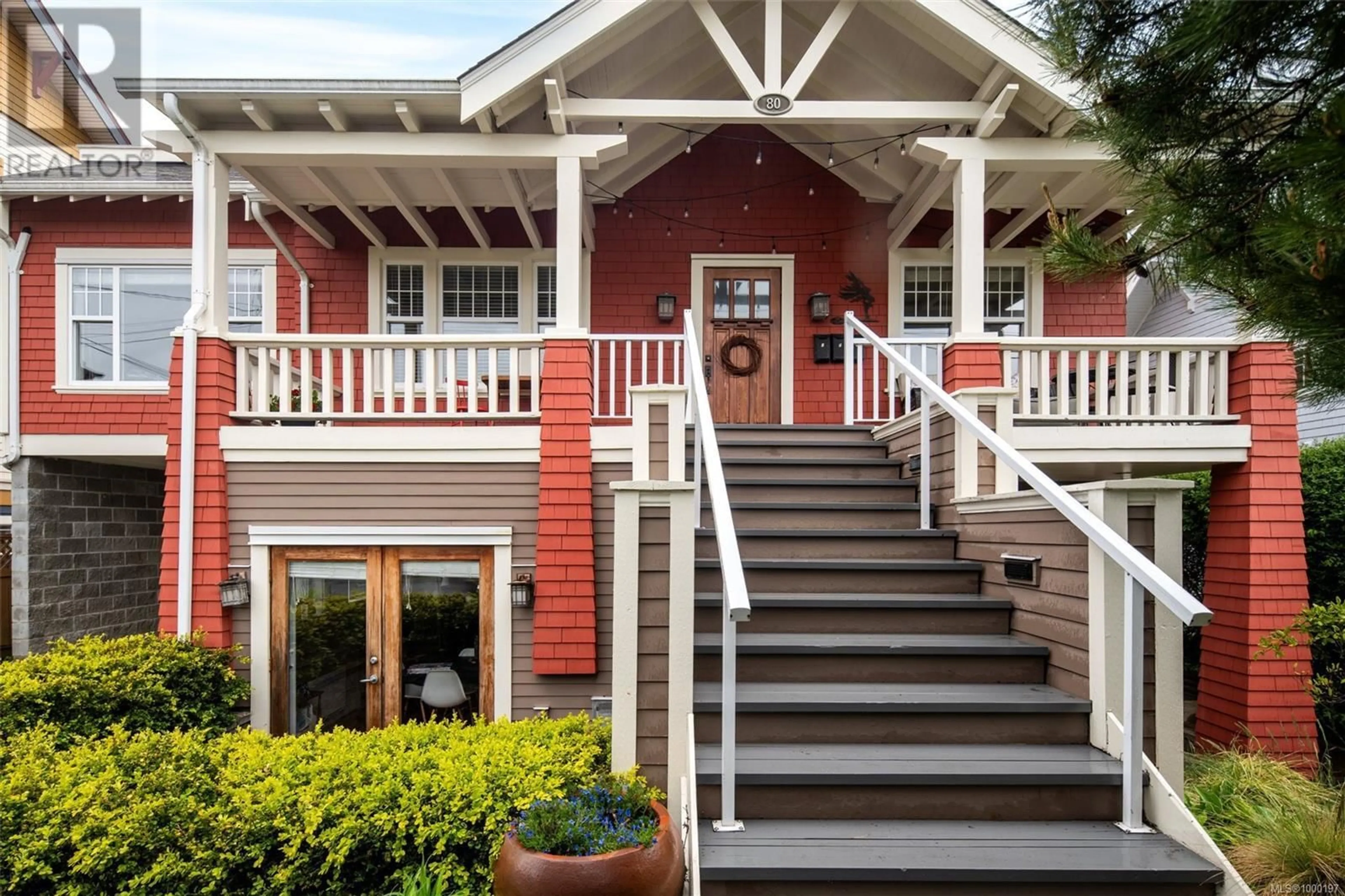 Home with brick exterior material, street for 1 - 80 MOSS STREET, Victoria British Columbia V8V4L8