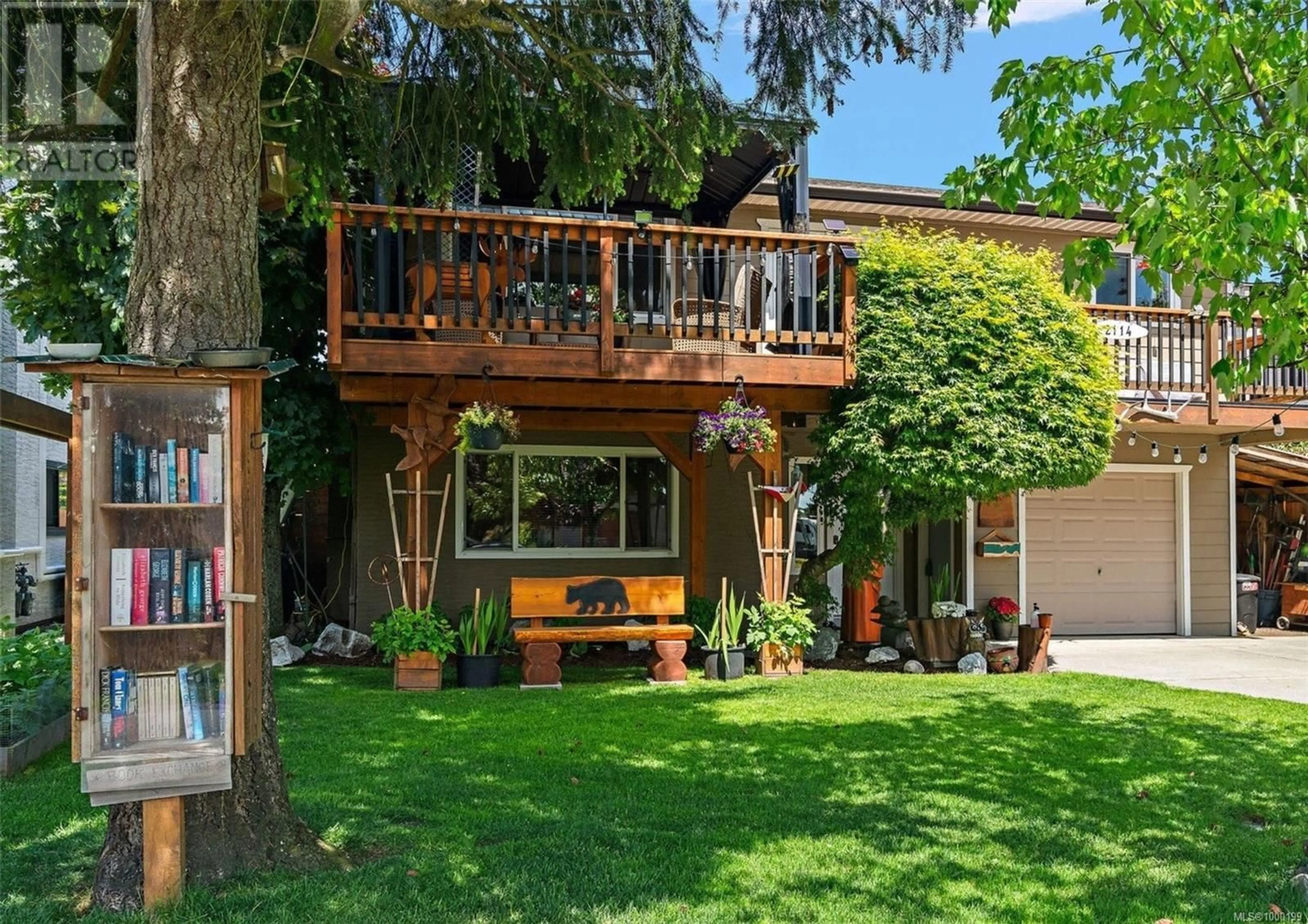 Patio, unknown for 2114 JAHN PLACE, Sidney British Columbia V8L4T3