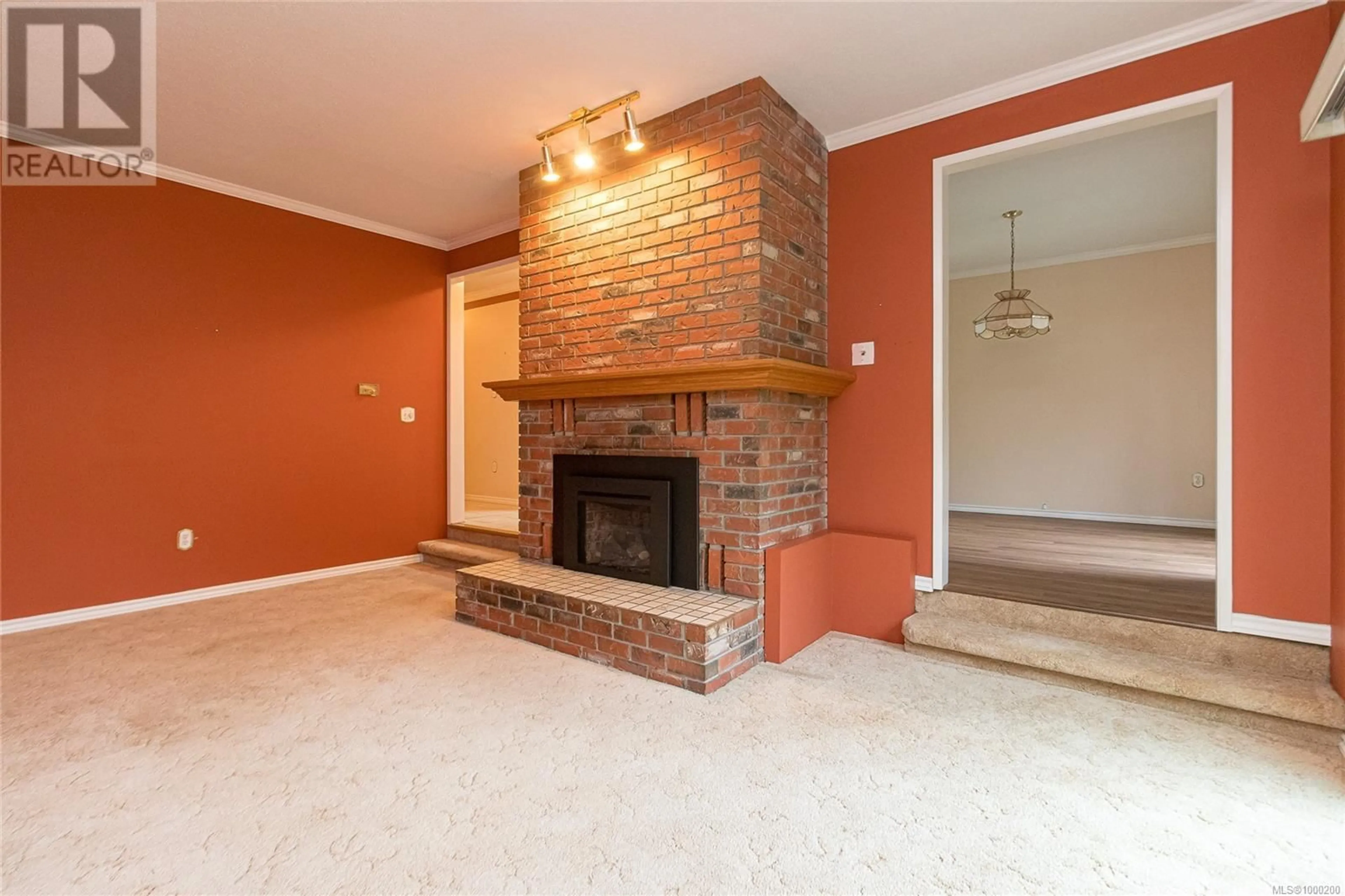 Living room with furniture, unknown for 15 - 1950 CULTRA AVENUE, Central Saanich British Columbia V8M1Y9