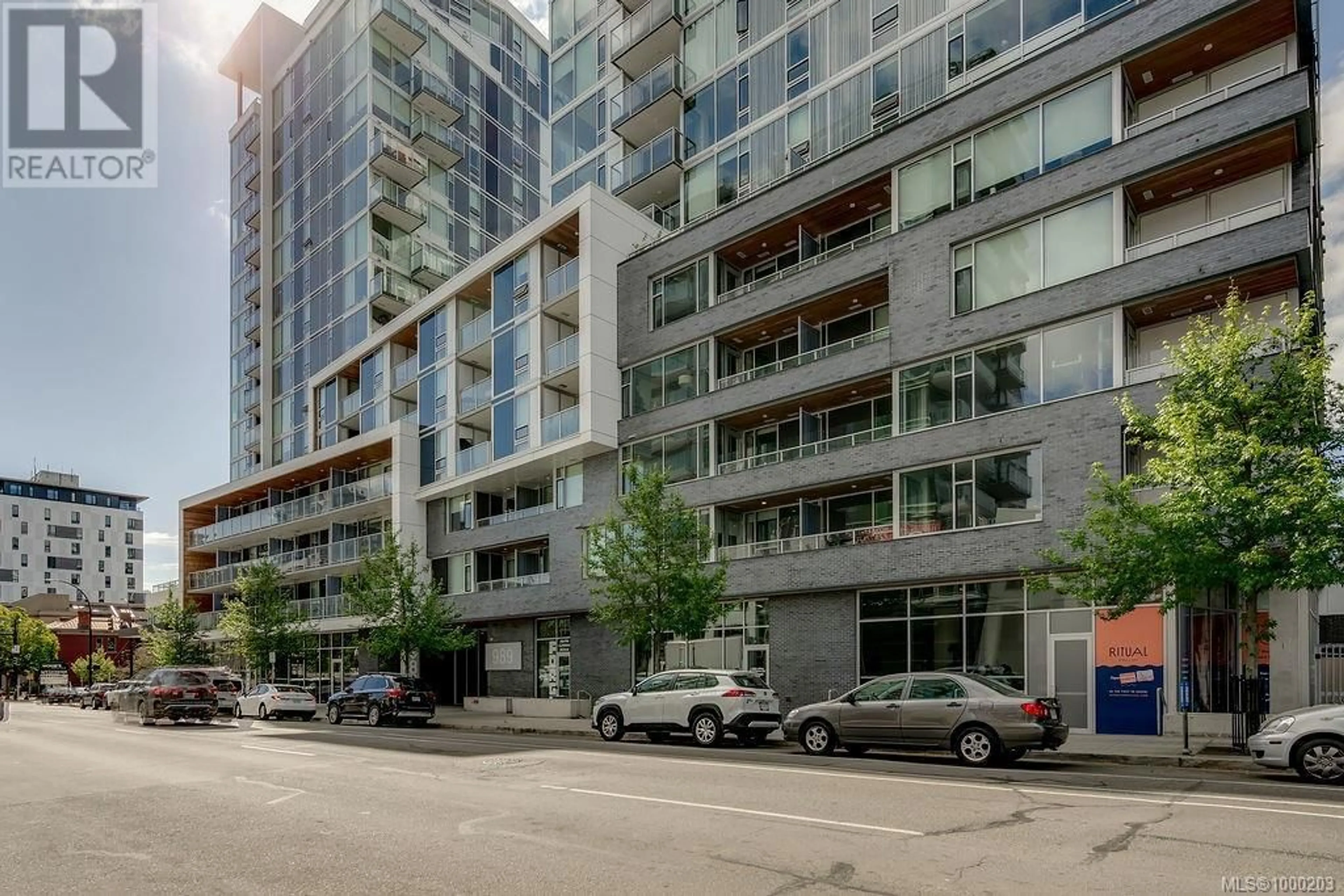 Patio, street for 1411 - 989 JOHNSON STREET, Victoria British Columbia V8V0E3
