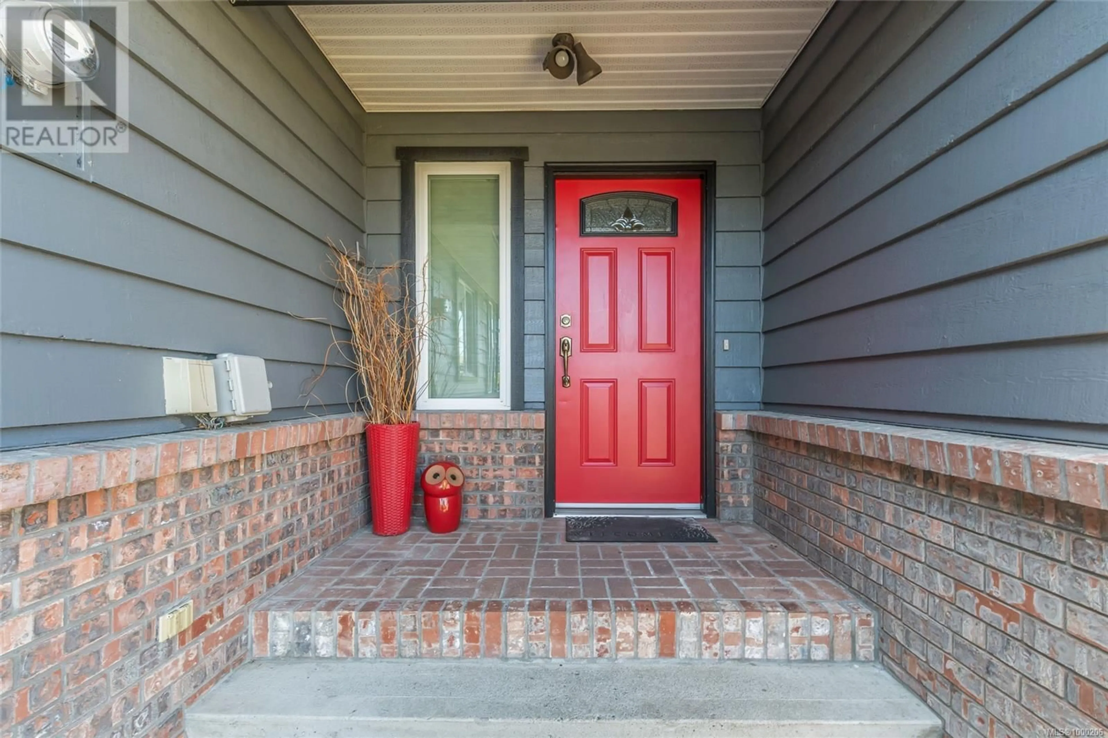 Indoor entryway for 5951 SCHOONER WAY, Nanaimo British Columbia V9V1E8