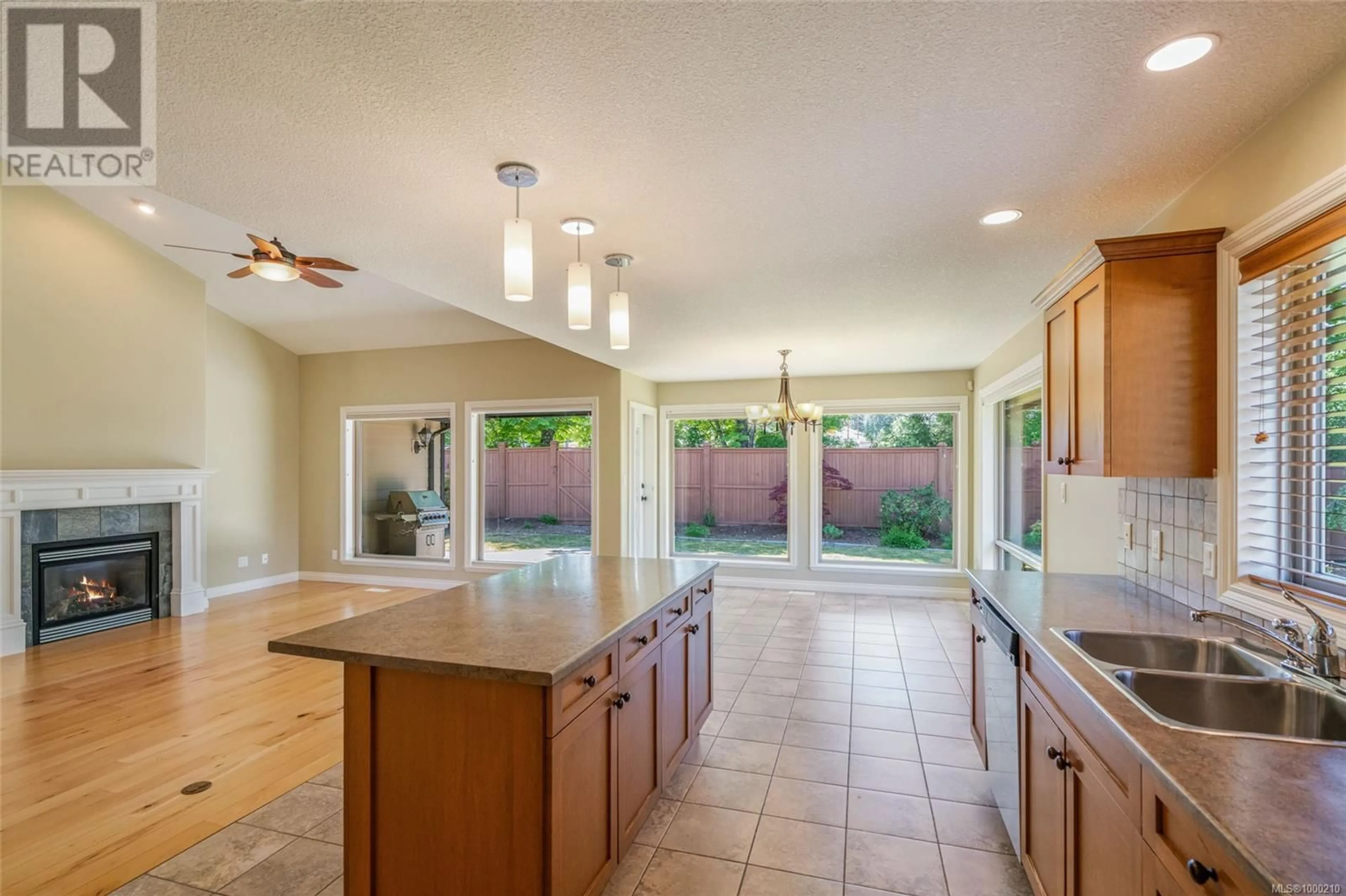 Open concept kitchen, ceramic/tile floor for 978 CANTEBURY PLACE, Qualicum Beach British Columbia V9K0A1