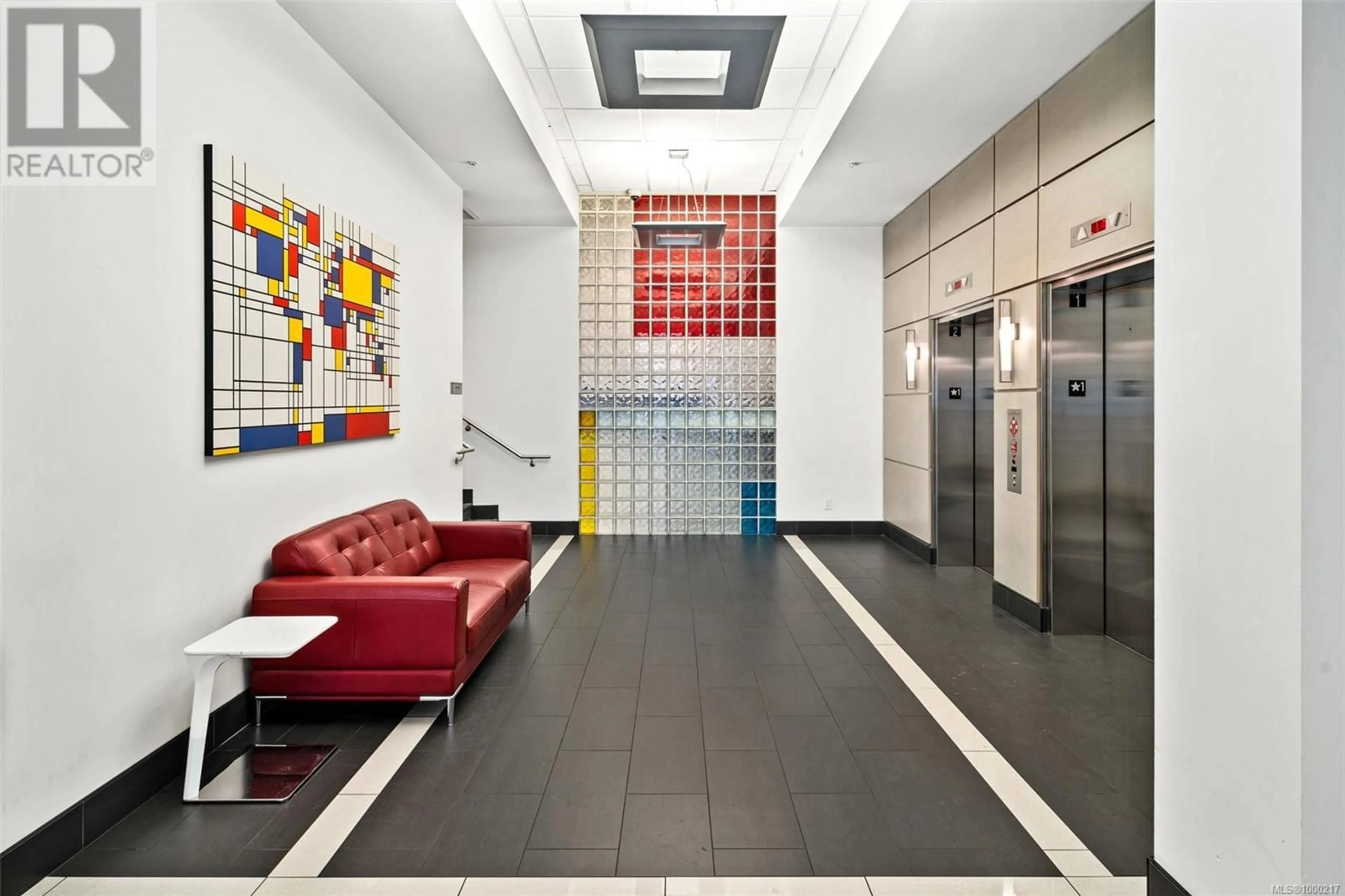 Lobby for 406 - 1090 JOHNSON STREET, Victoria British Columbia V8V0B3