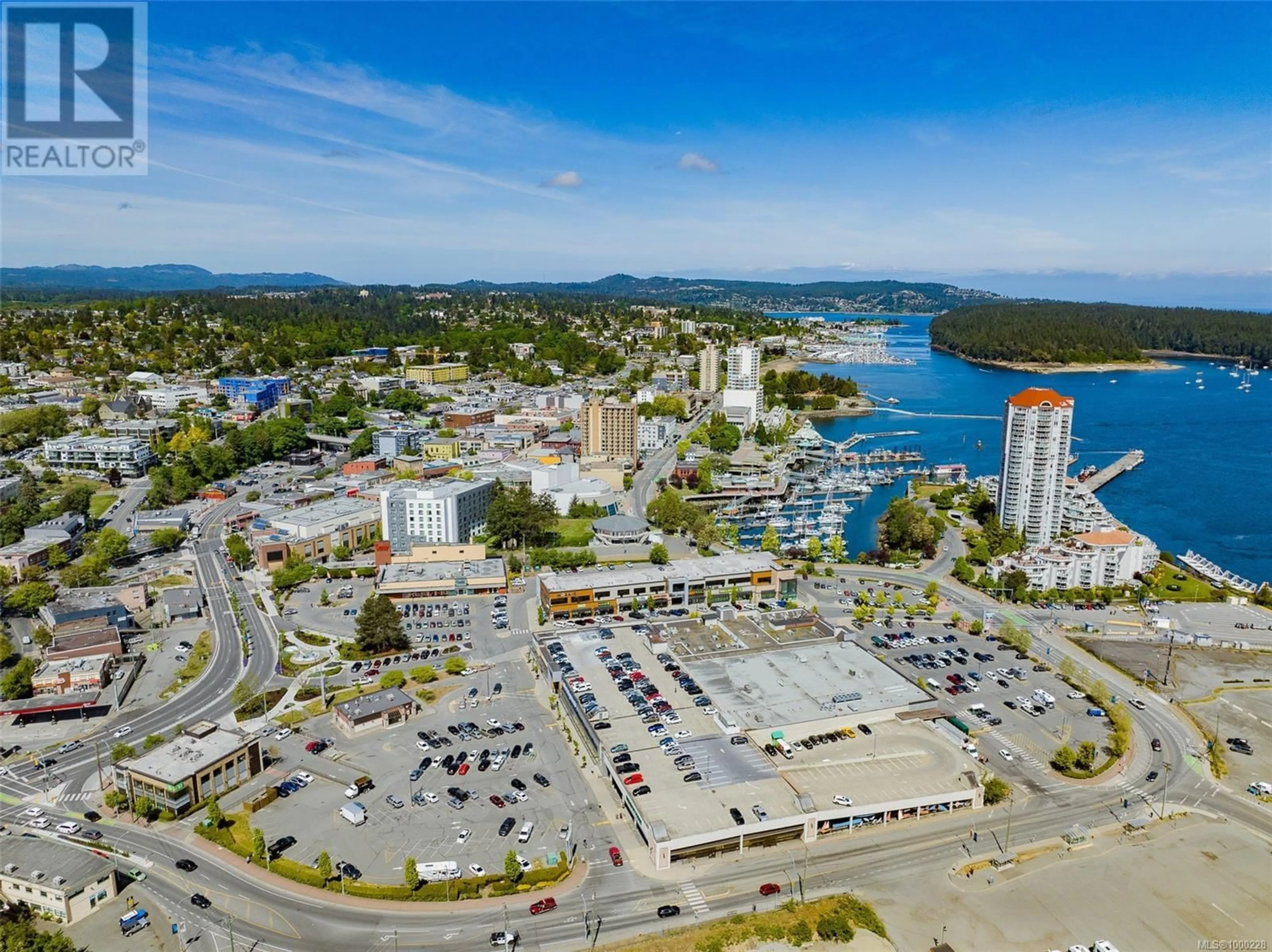 A pic from outside/outdoor area/front of a property/back of a property/a pic from drone, water/lake/river/ocean view for 304 - 104 ESPLANADE STREET, Nanaimo British Columbia V9R0G6