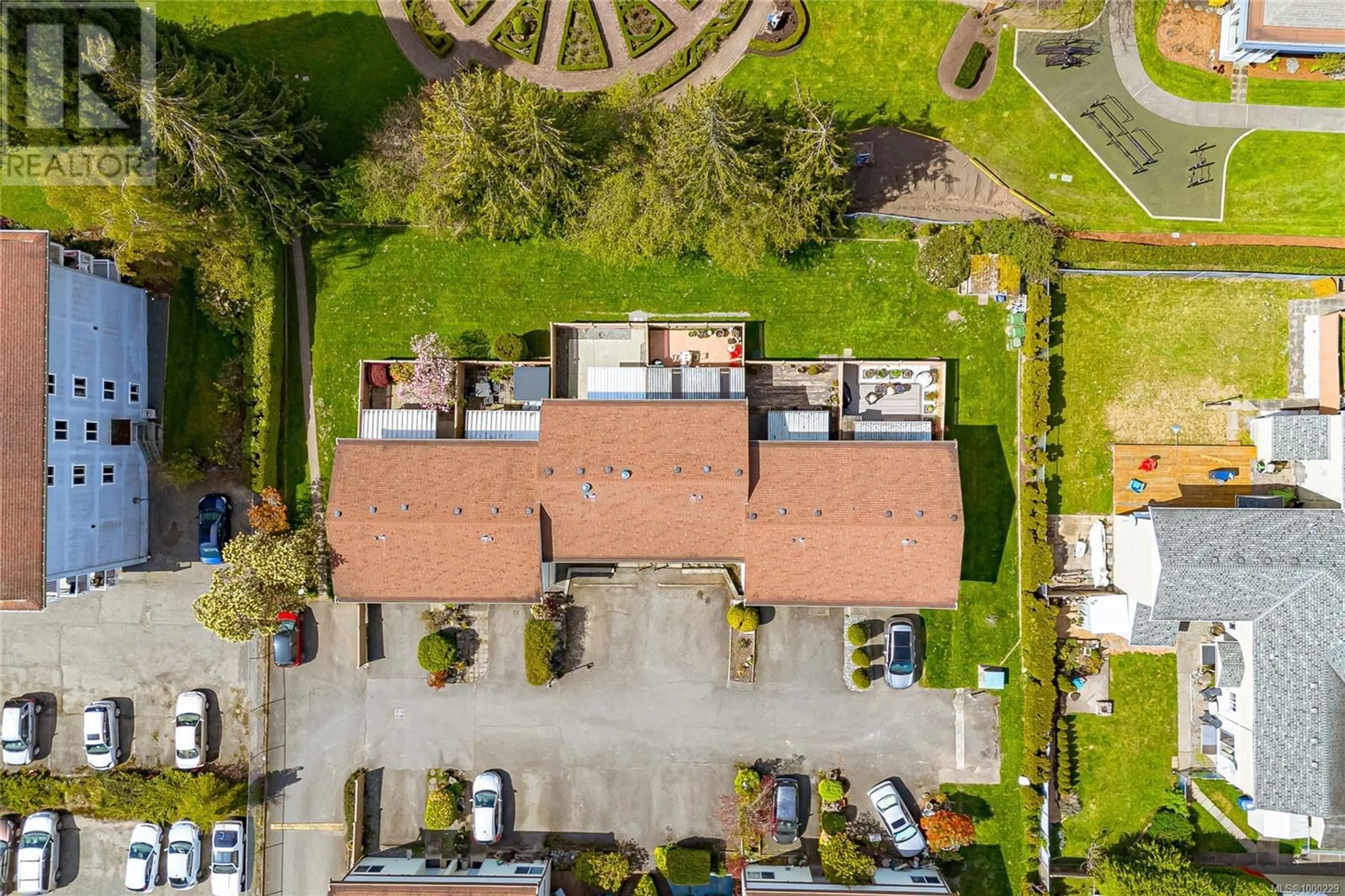 A pic from outside/outdoor area/front of a property/back of a property/a pic from drone, street for 22 - 10046 FIFTH STREET, Sidney British Columbia V8L2X9