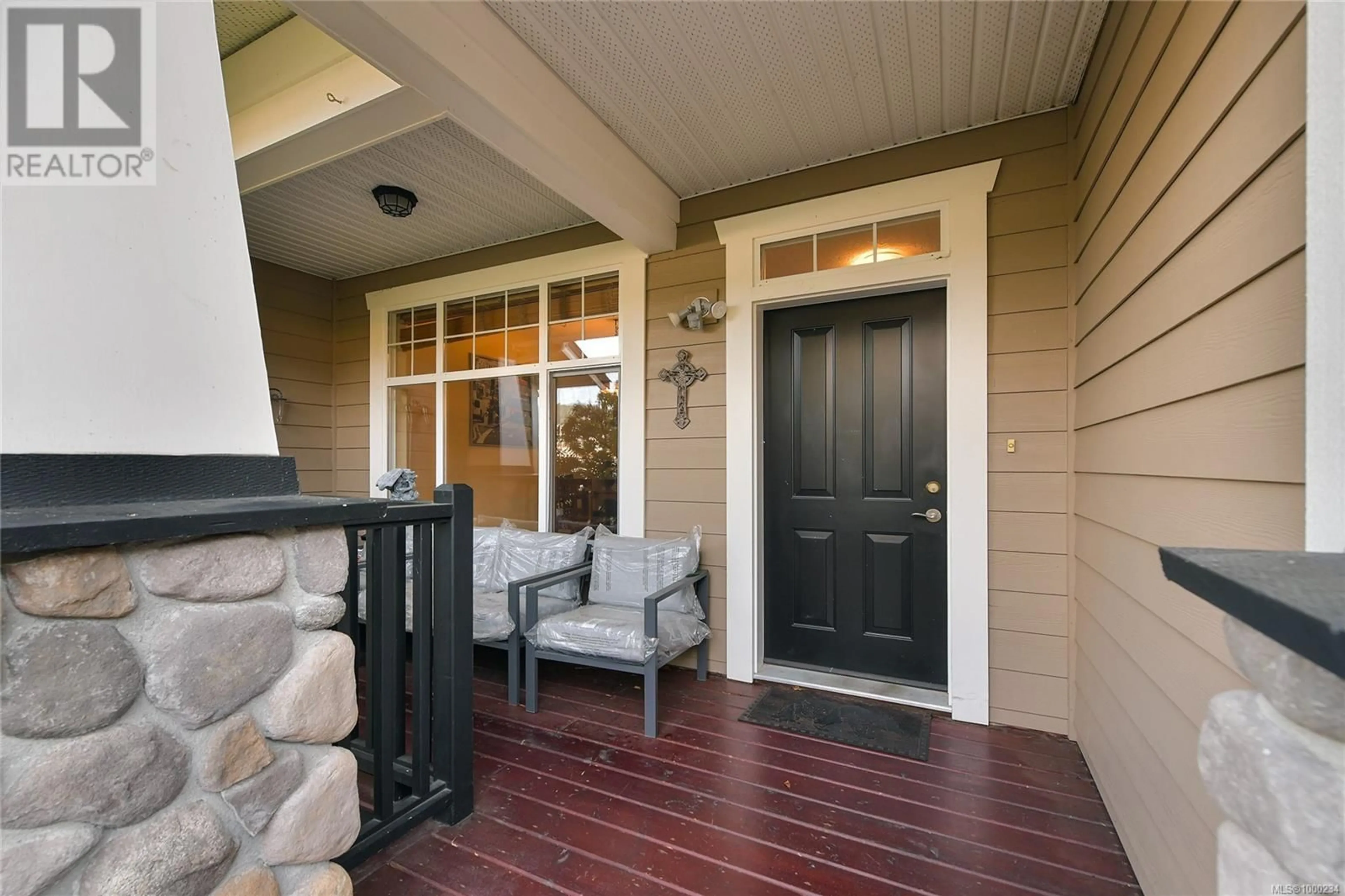 Indoor entryway for 2408 SUNRIVER WAY, Sooke British Columbia V0S1N0
