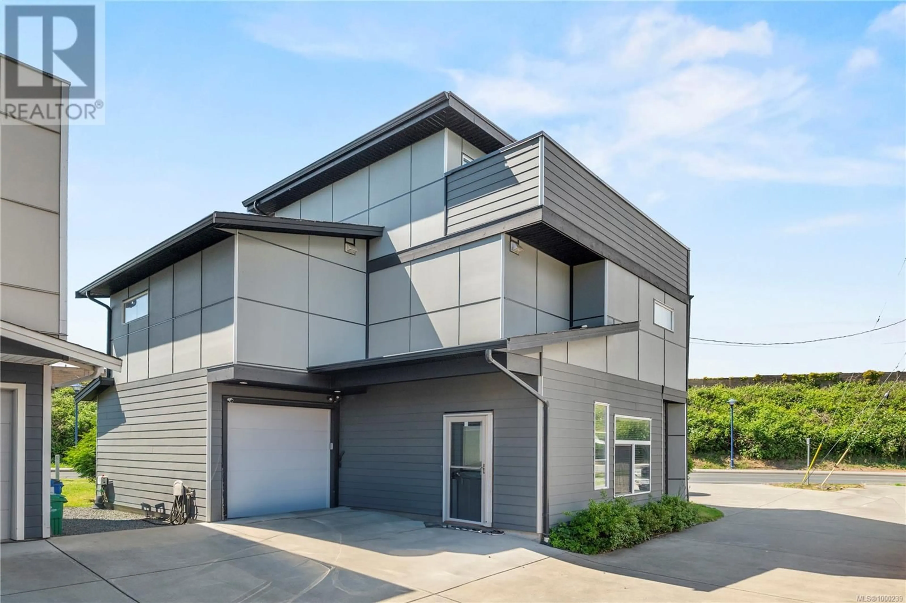 Home with vinyl exterior material, building for 701 STRANDLUND AVENUE, Langford British Columbia V9B3G2