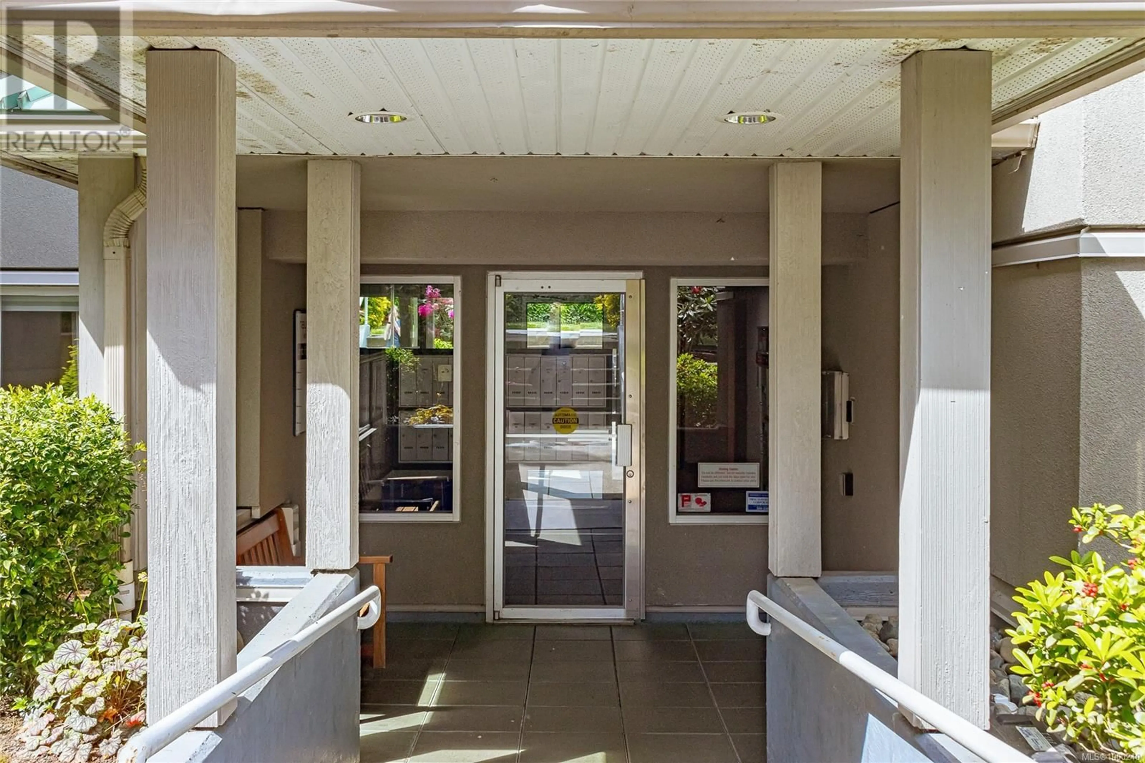 Unknown for 114 - 2520 WARK STREET, Victoria British Columbia V8T5G6