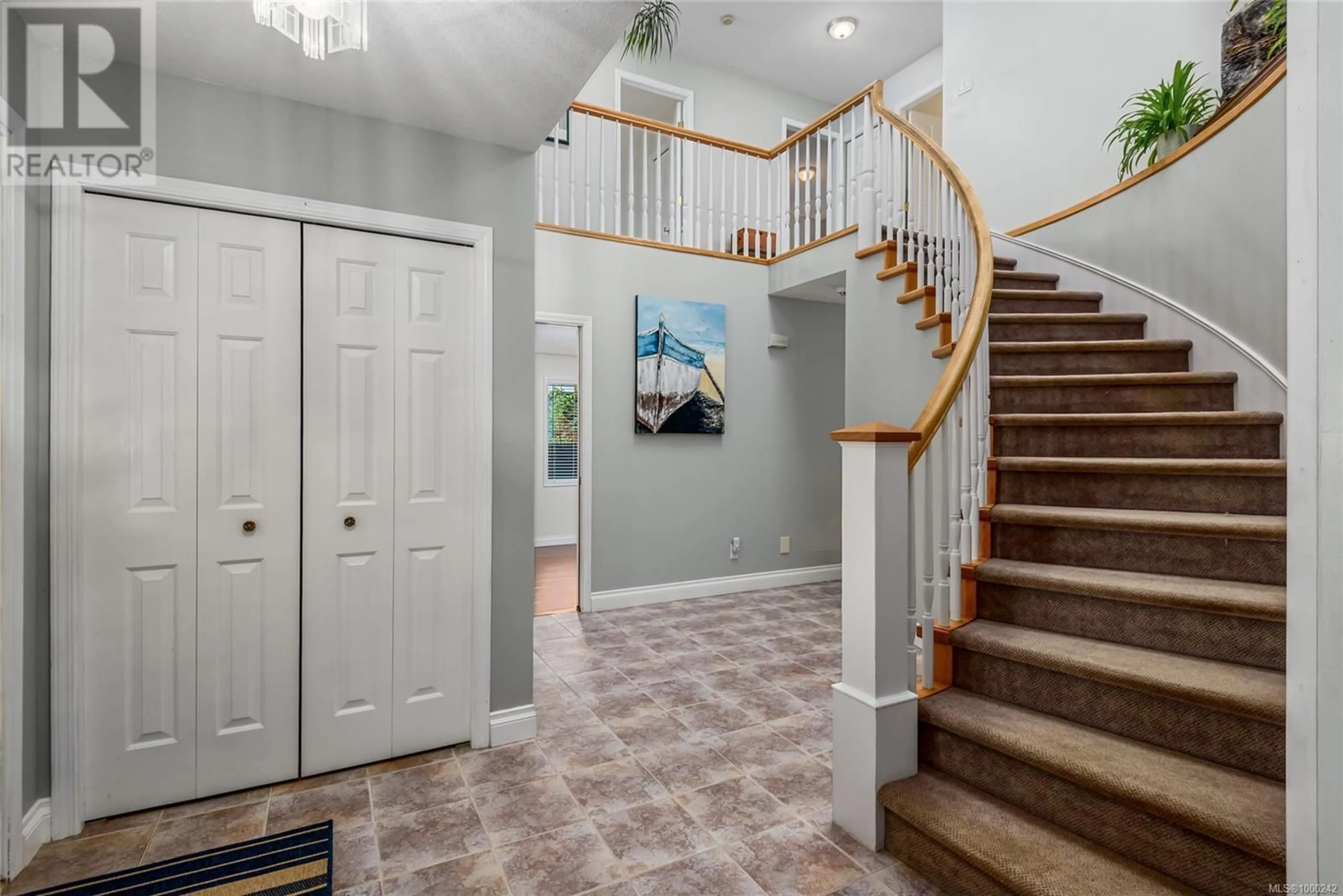Indoor entryway for 1500 GRIFFIN DRIVE, Courtenay British Columbia V9N8M6
