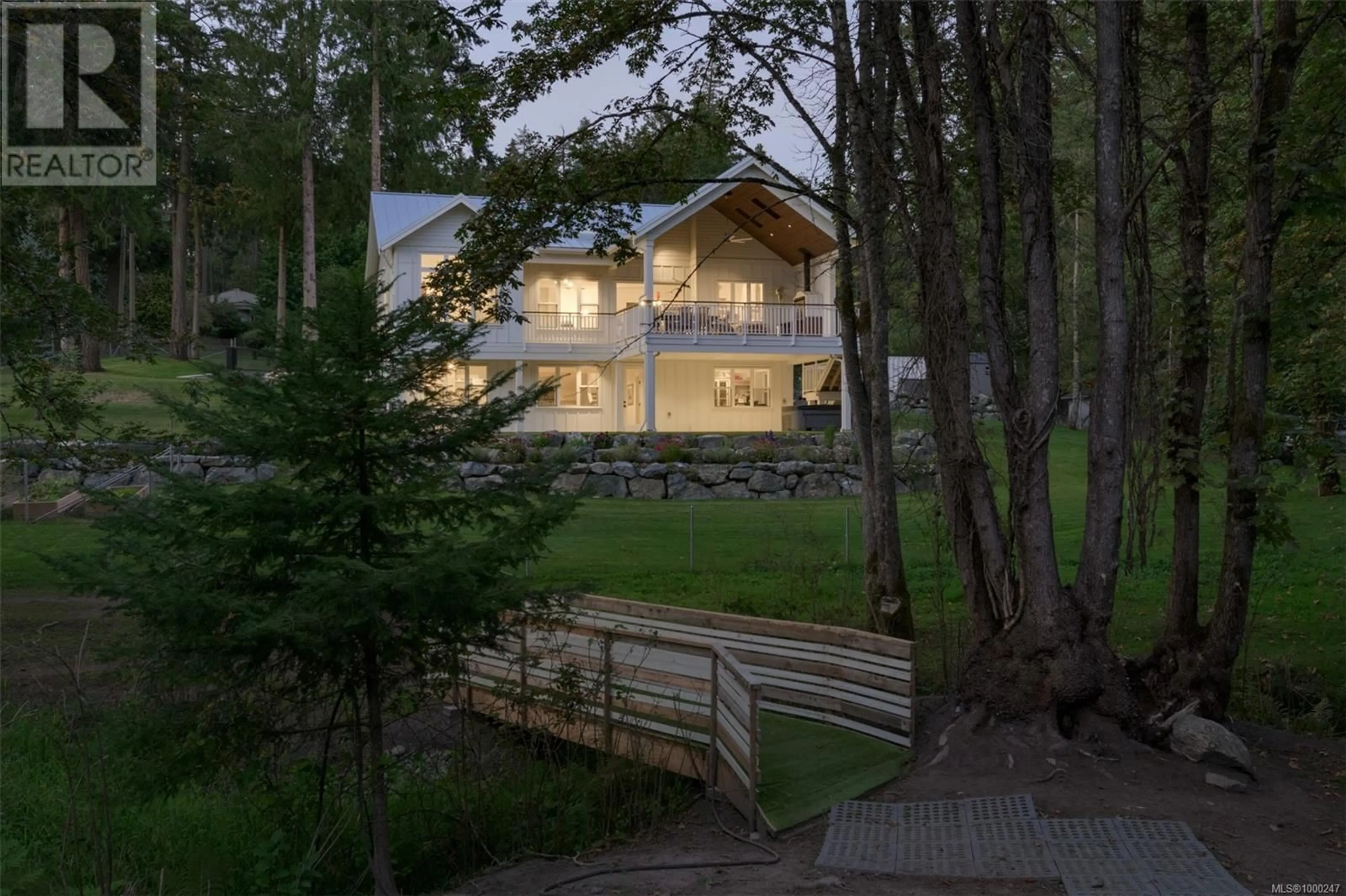 A pic from outside/outdoor area/front of a property/back of a property/a pic from drone, mountain view for 471 GREEN MOUNTAIN ROAD, Saanich British Columbia V9E2B4